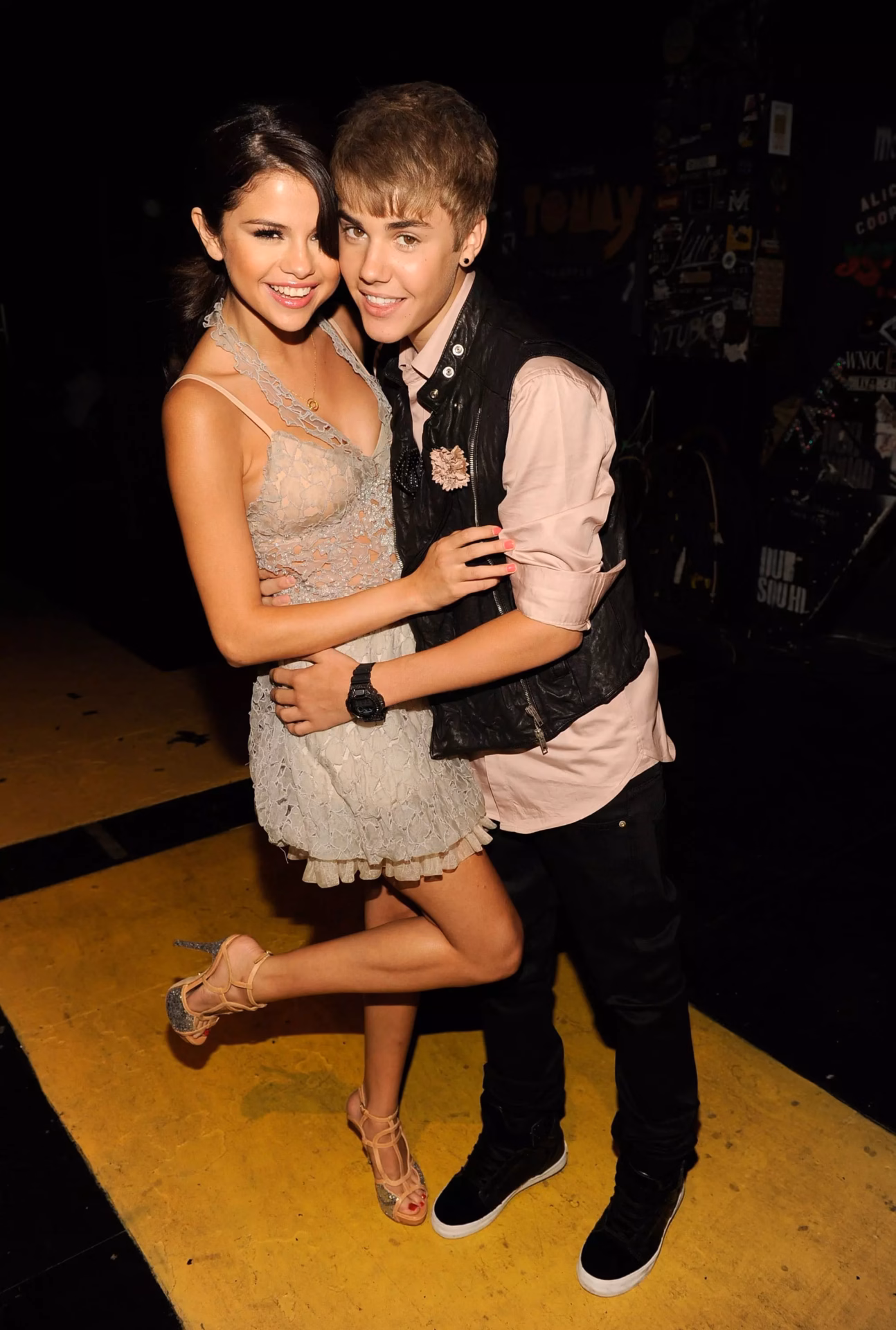 FYI/TMI: Justin Bieber Wins At EMAs, Loses Selena Gomez