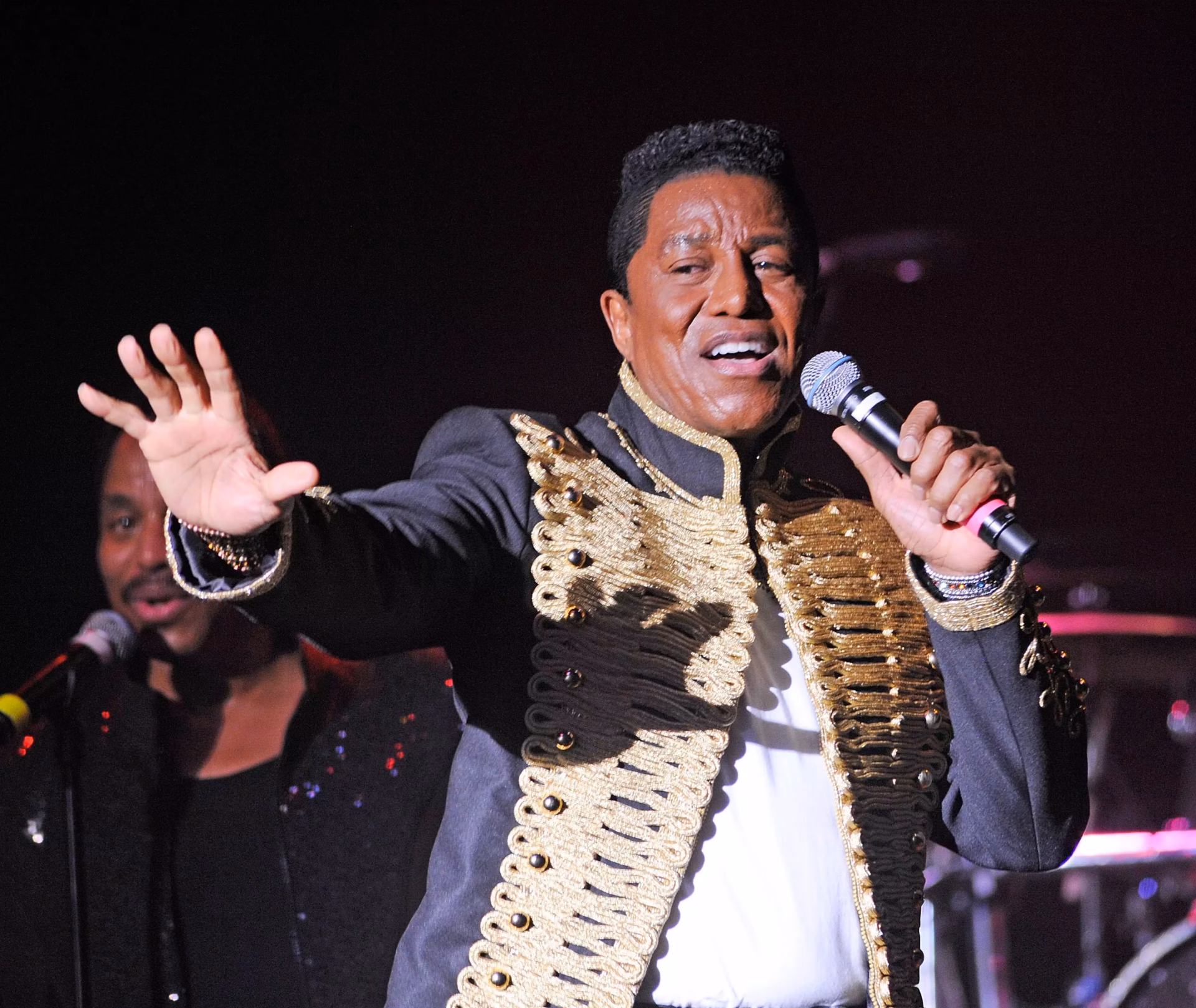 FYI/TMI: E-Commerce Up, Jermaine Jackson Drops The “O”