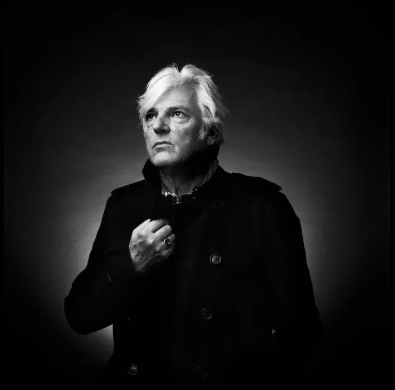 Robyn Hitchcock On Nashville Living, His ‘Planet England’ EP, John Lennon’s Legacy & Making “Beatles Music”