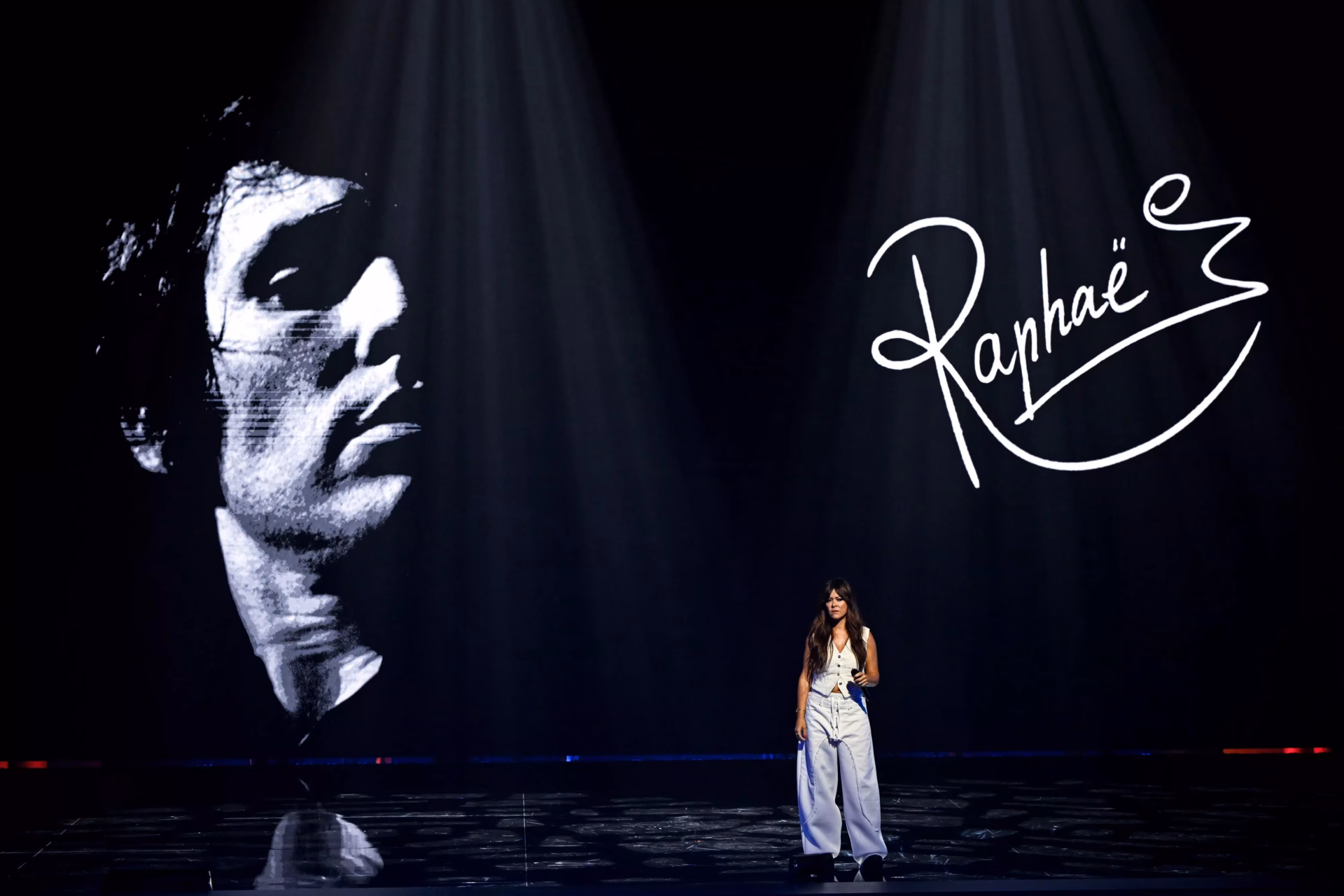 Vanesa Martín performs on stage during the Latin GRAMMY Celebra