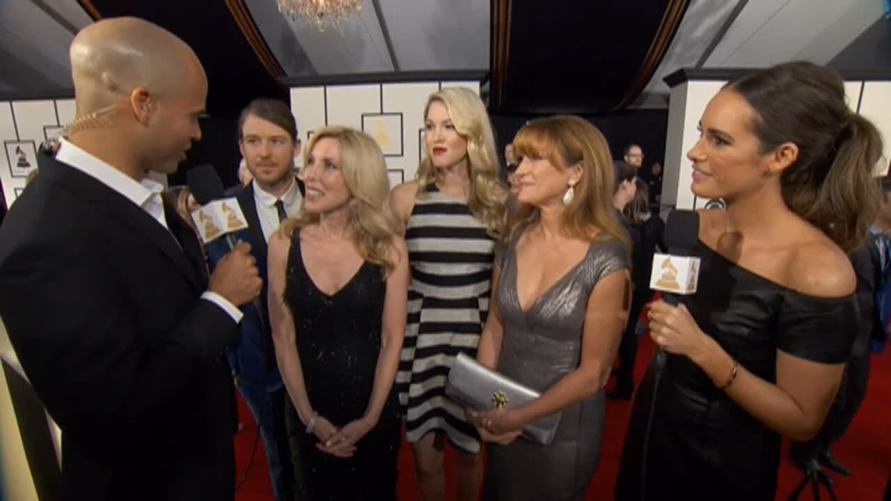 Jane Seymour, Glen Campbell’s Family On GRAMMY Red Carpet