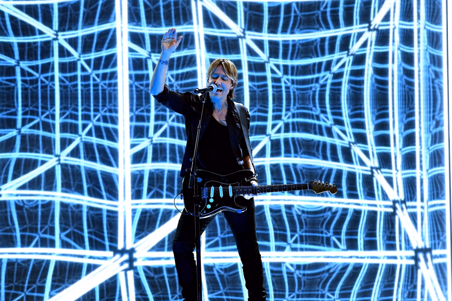Watch Keith Urban Perform “Blue Ain’t Your Color” At CMA Fest 2017