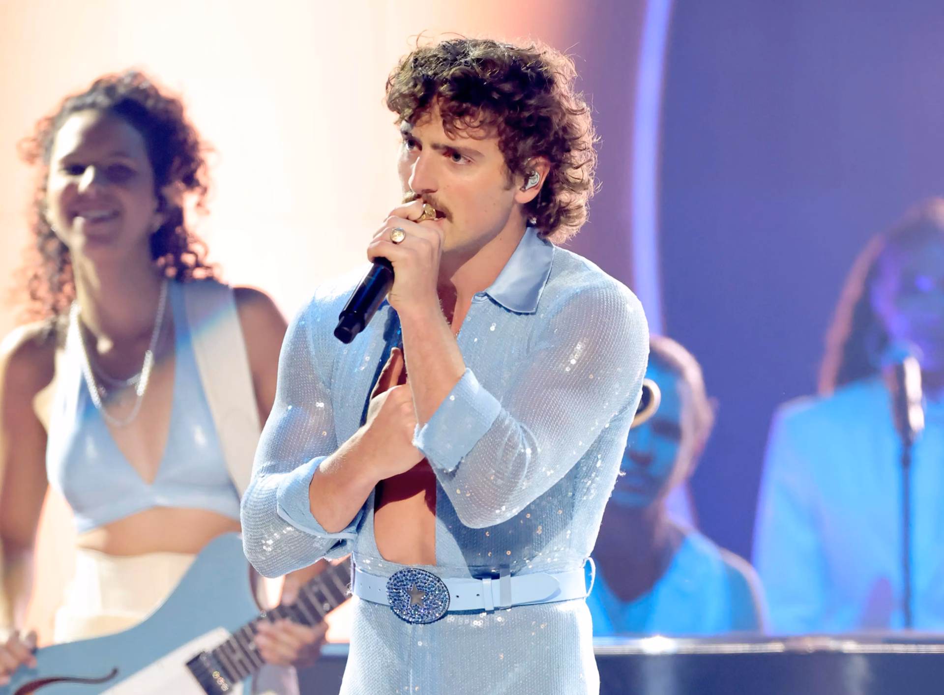Benson Boone performing at 2025 GRAMMYs