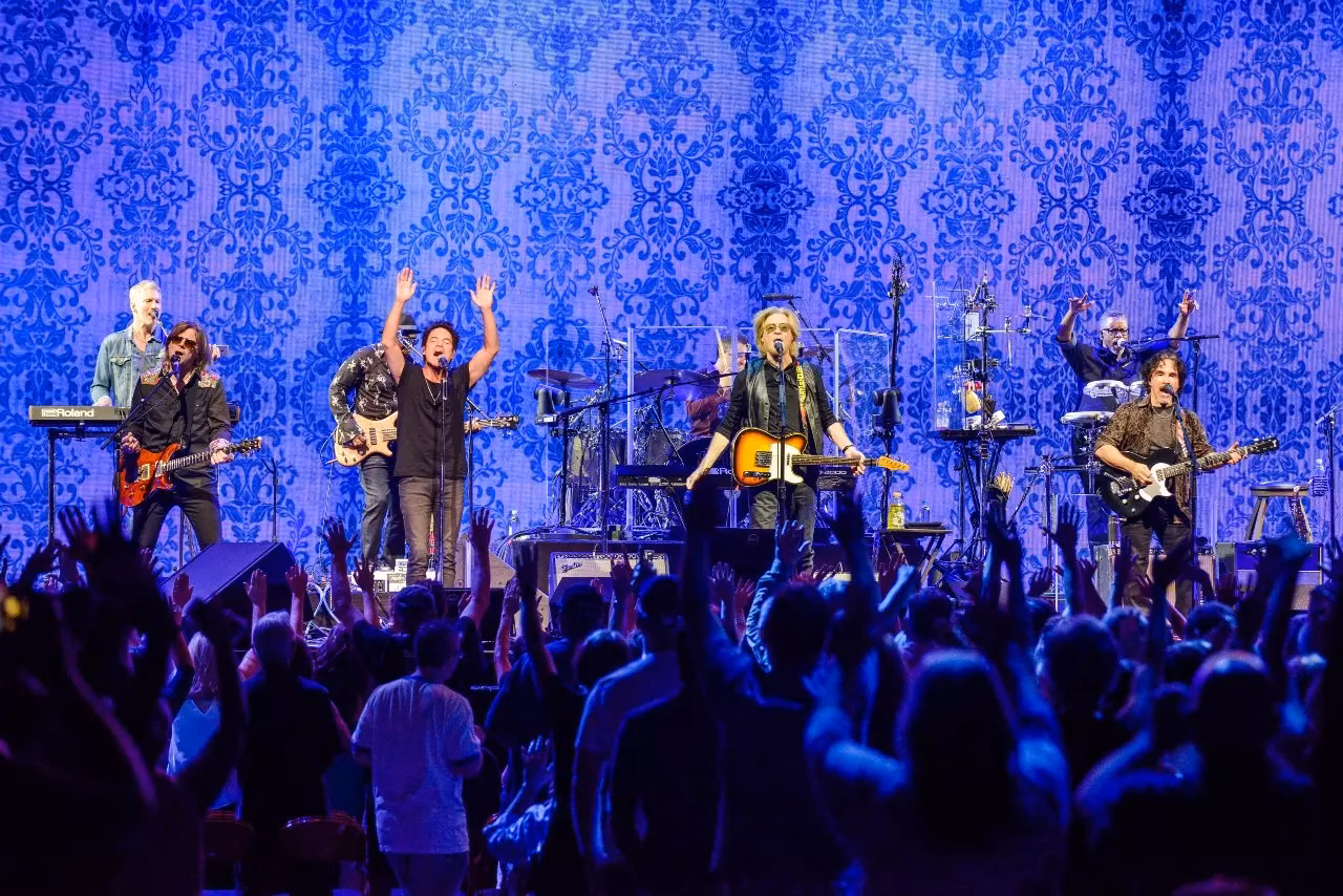 Darryl Hall and John Oates with Pat Monahan