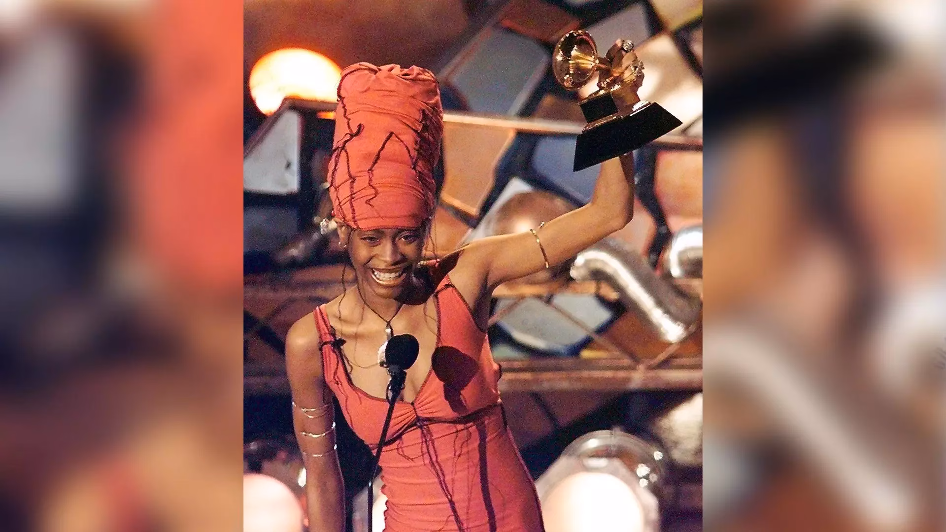 GRAMMY Rewind: Erykah Badu Thanks Stevie Wonder & George Clinton For Influencing ‘Baduizm’ In 1998