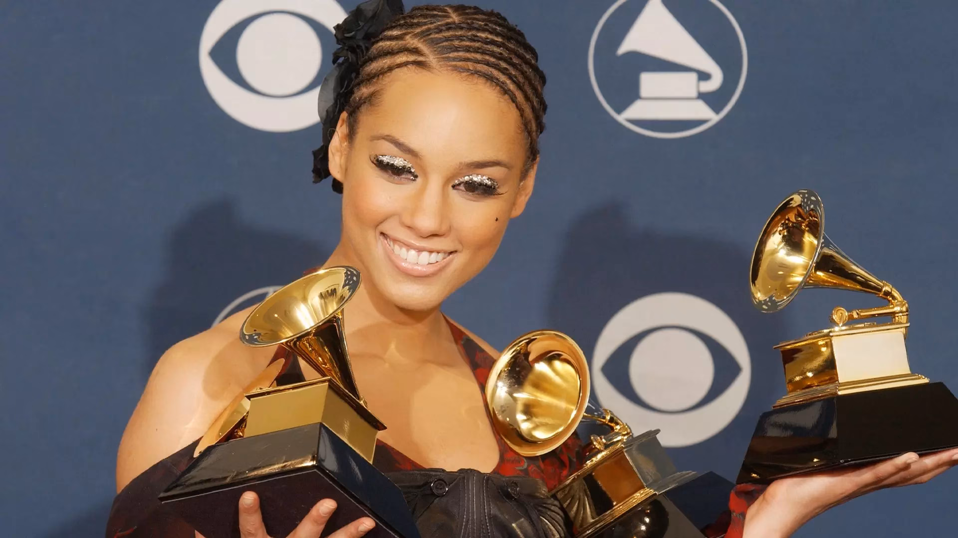 GRAMMY Rewind: Watch A ‘Humbled’ Alicia Keys Win Song Of The Year For “Fallin'” In 2002