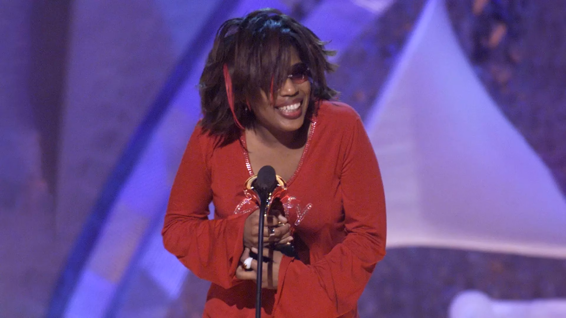 GRAMMY Rewind: Macy Gray Praises Hip-Hop & Her Legendary Mentors After “I Try” Wins In 2001