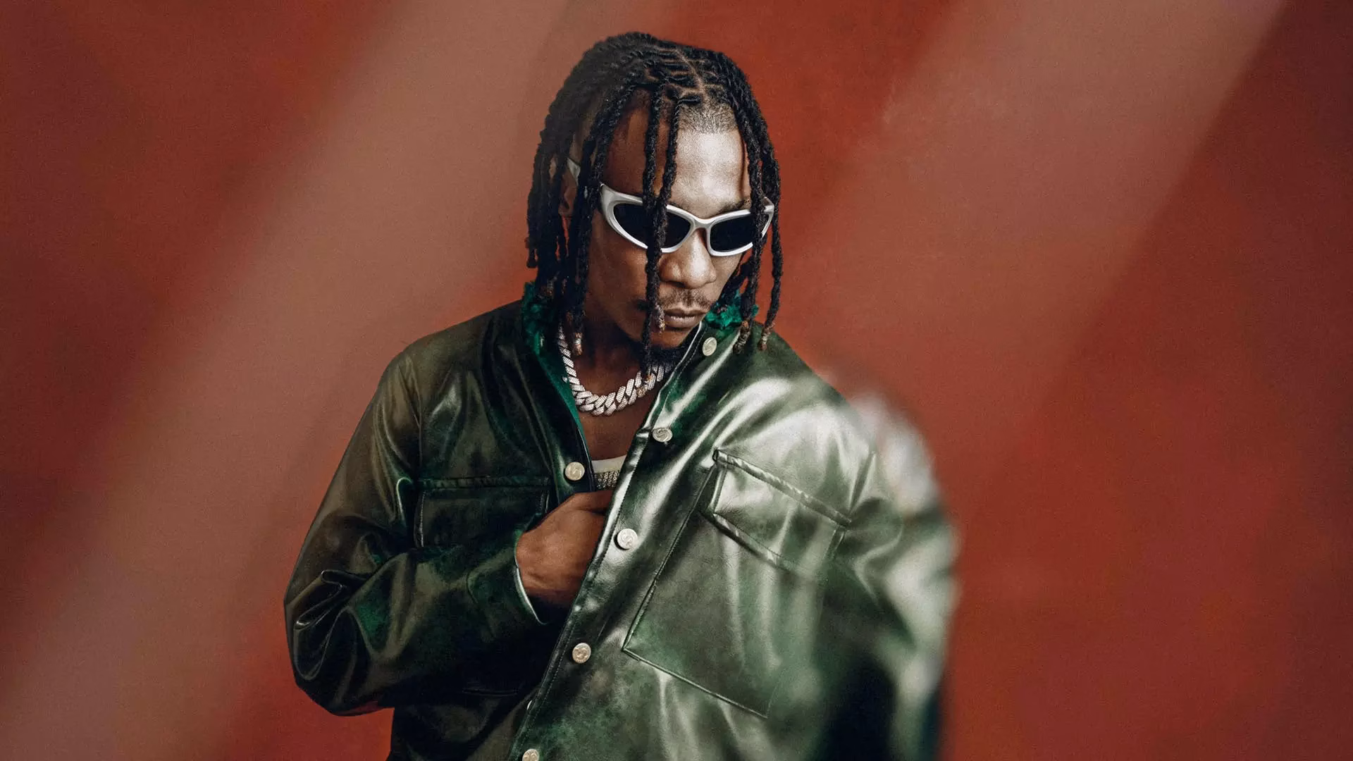 Herbal Tea & White Sofas: 1da Banton Reveals His Secret Ingredients To Staying Happy While On Tour