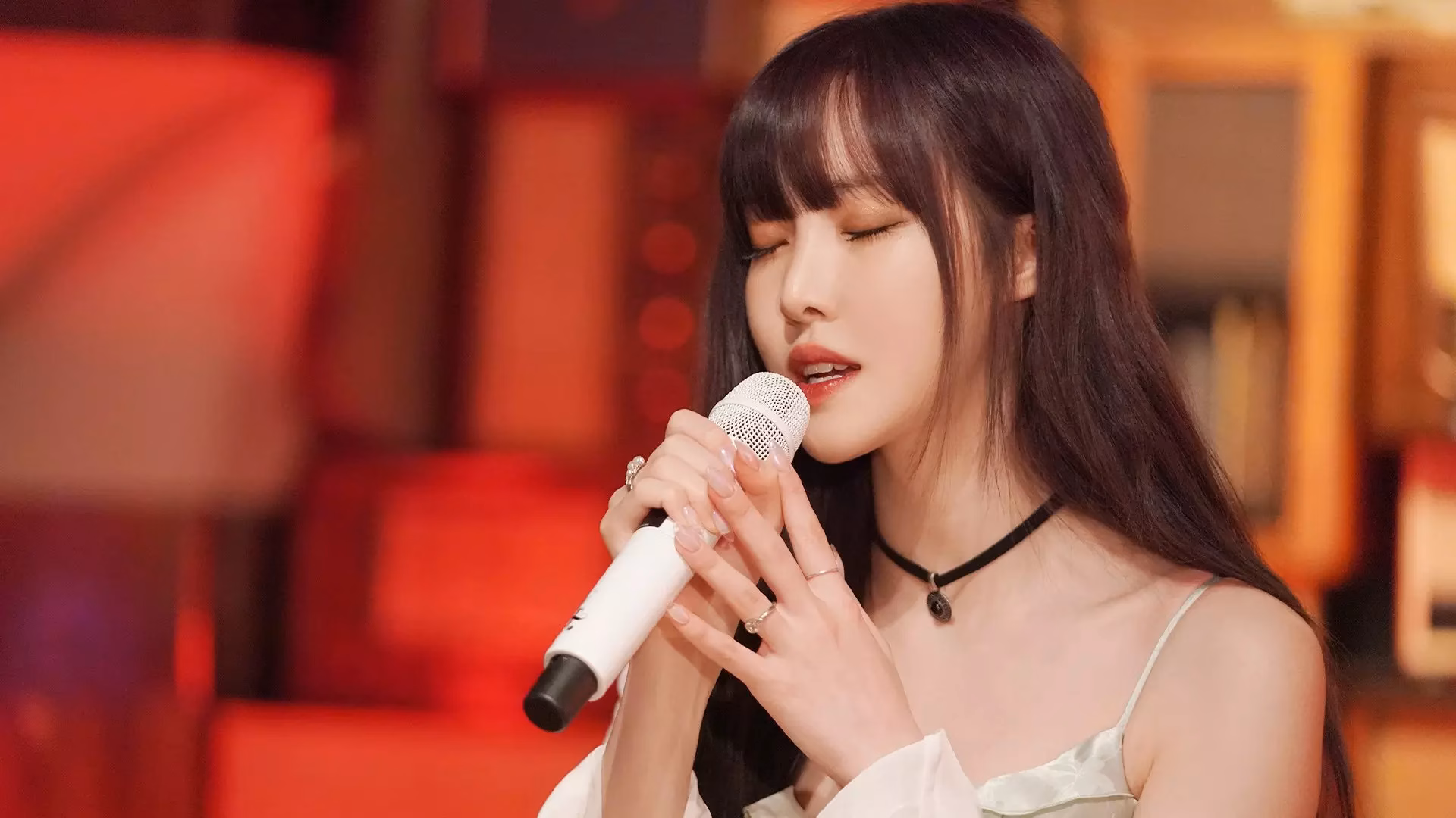 Herbal Tea & White Sofas: Yuju Reveals The Cozy Items That Keep Her Calm On Tour