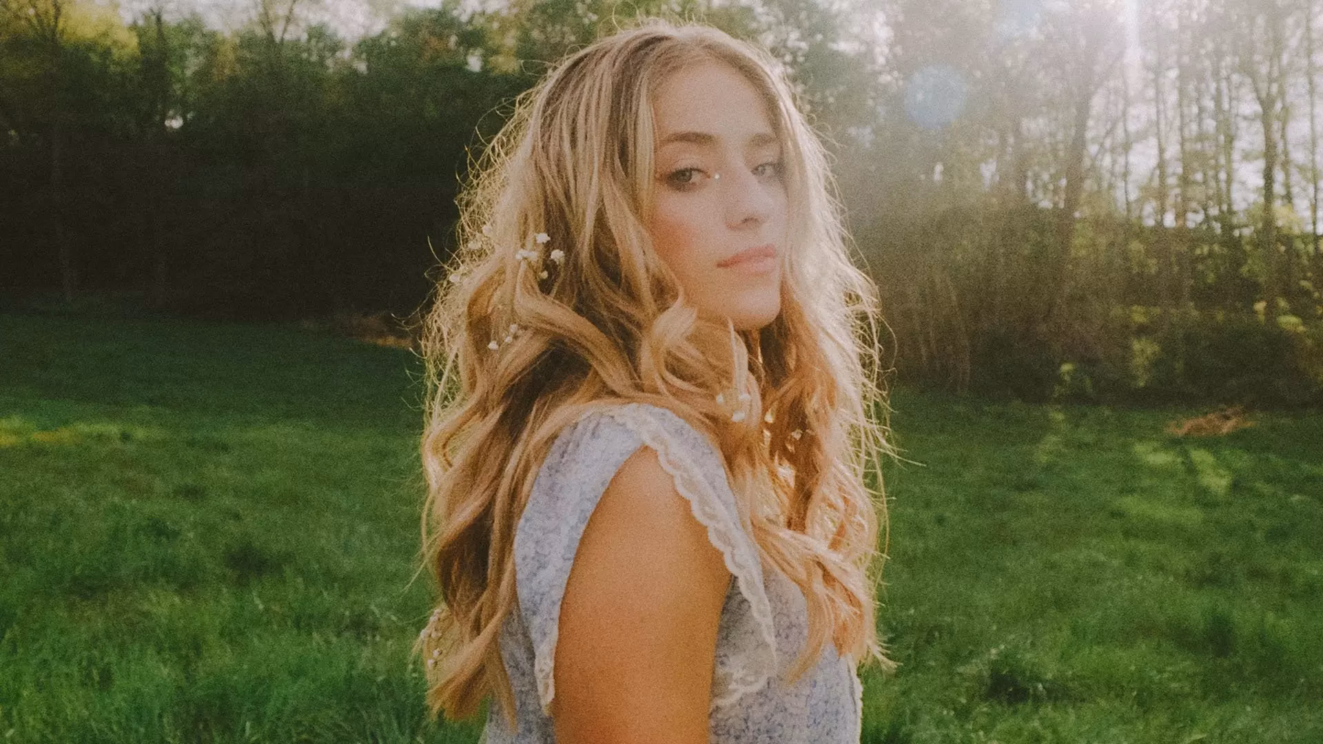 It Goes To 11: Brynn Cartelli Introduces The Keyboard That Was Her “Best Friend” On Her First Tour