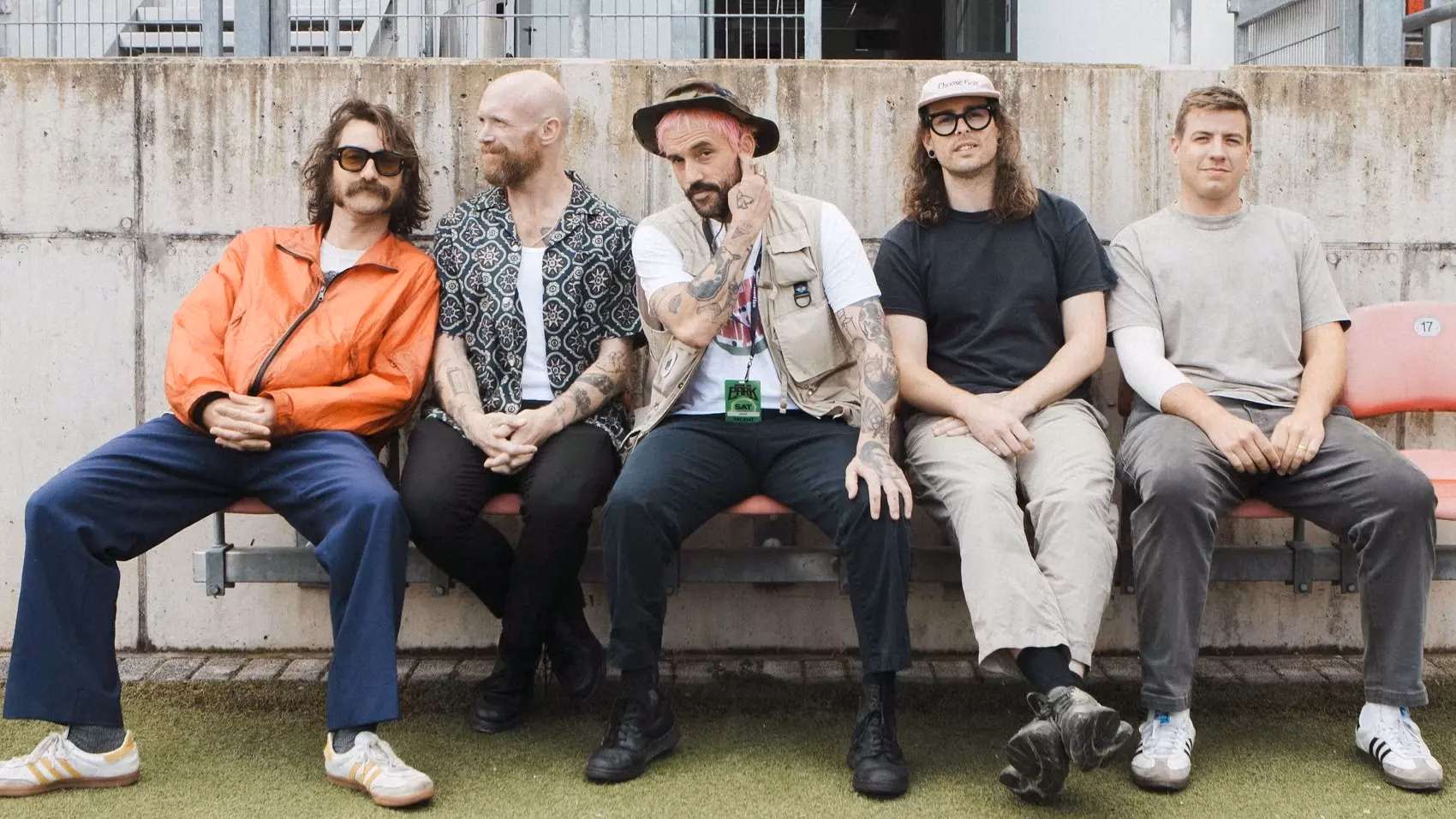 IDLES’ Joe Talbot Talks Creating Music For Darren Aronofsky’s New Film ‘Caught Stealing’