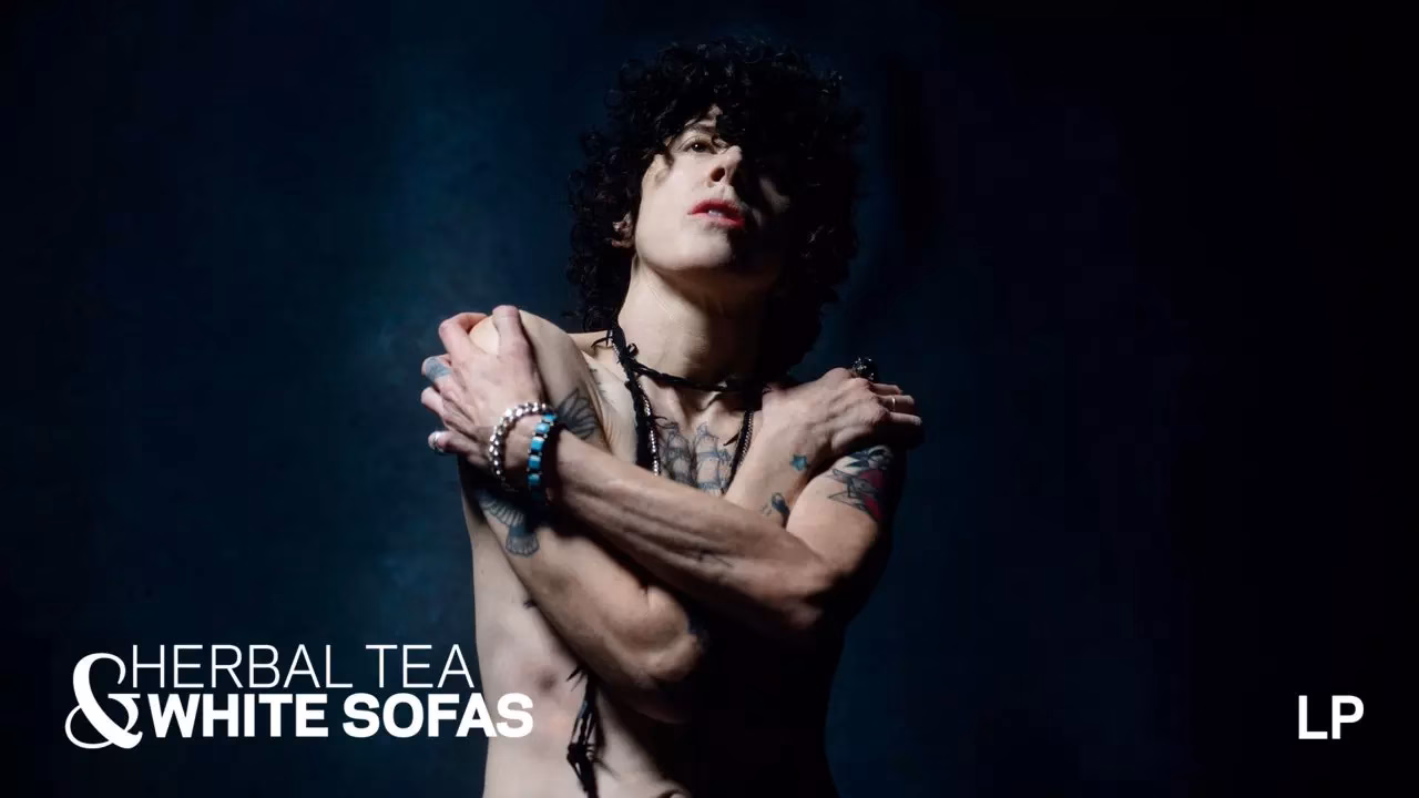 LP’s “Emergency Food” That Gets Her Through Shows | Herbal Tea & White Sofas