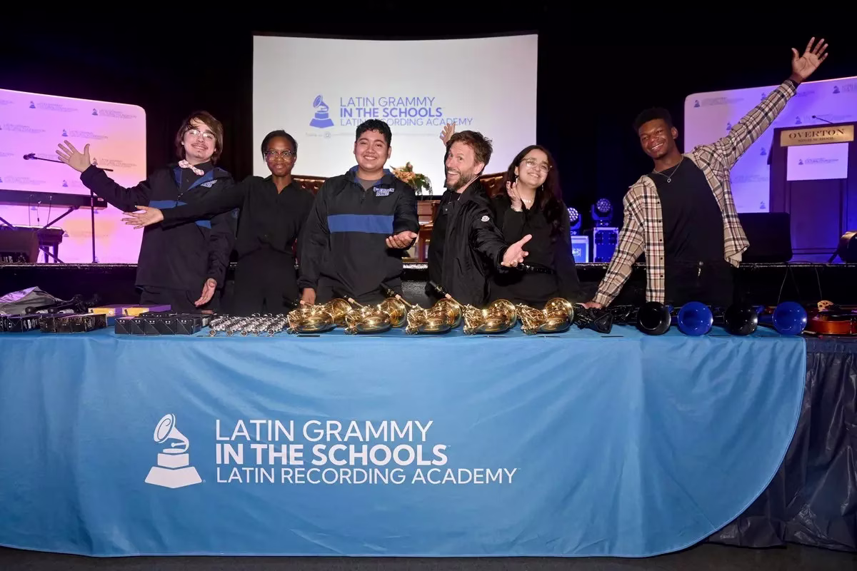 Noel Schajris Teams Up With Latin GRAMMY In The Schools Program To Benefit Memphis’ Overton High School