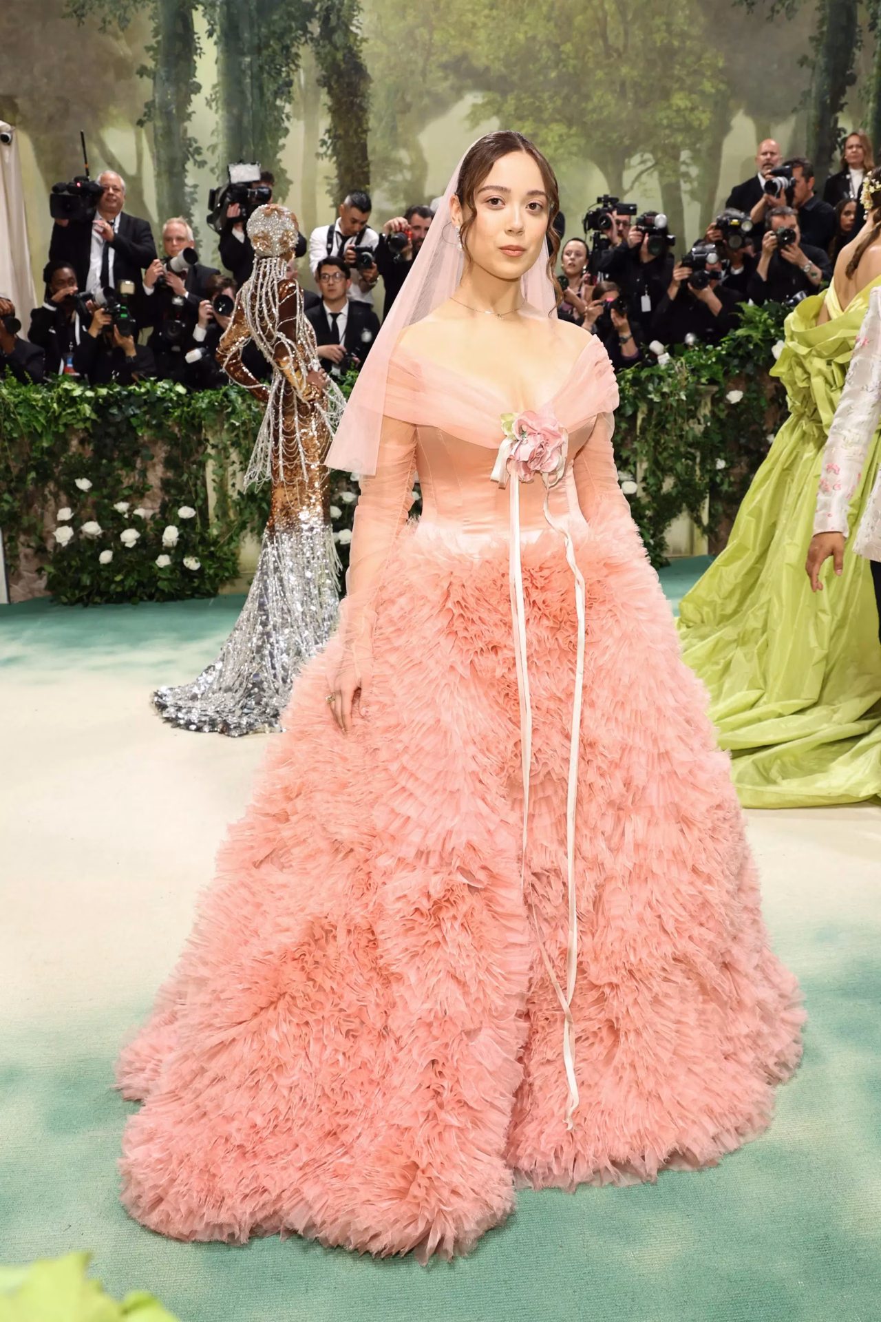 Laufey at the 2024 Met Gala