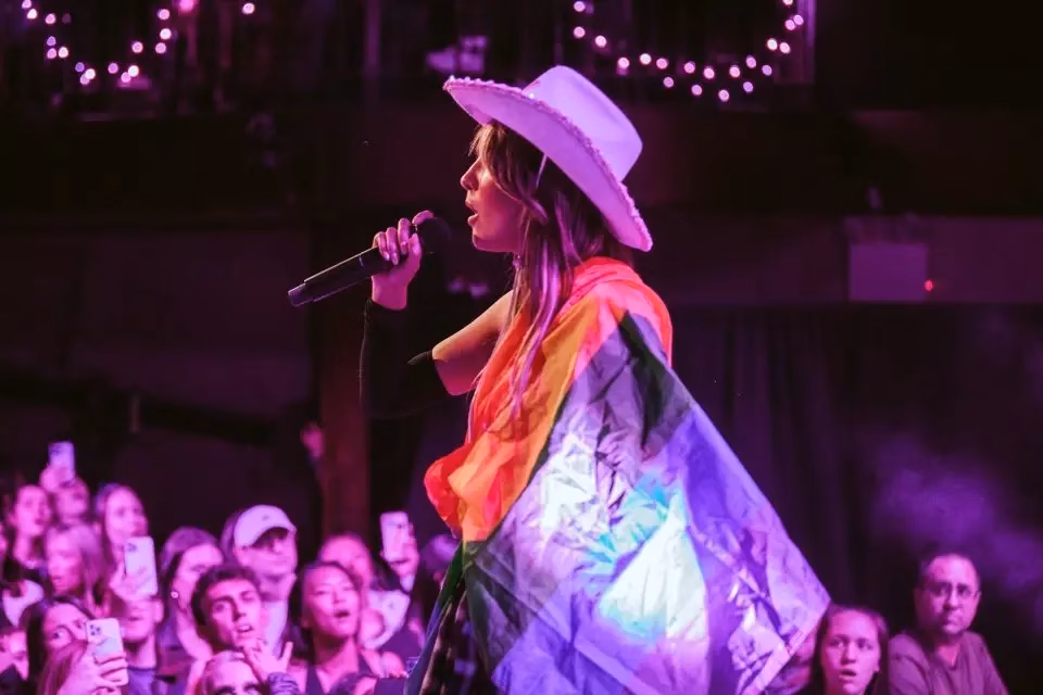 Mimi Webb NY Tour Pic Mimi Webb NY Tour Pic