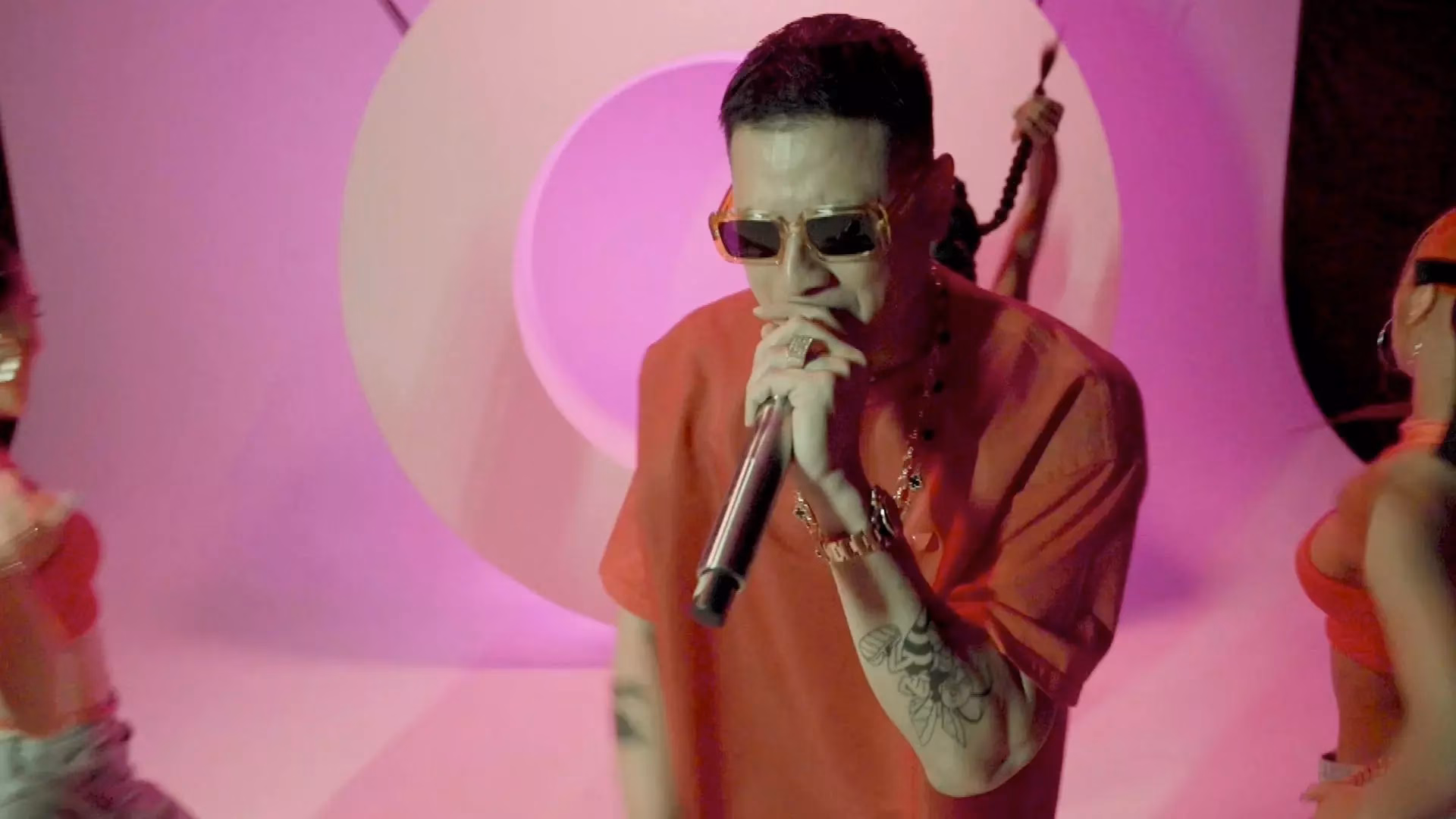 Press Play: DABOYWAY Adopts A “Cake Diet” In This Euphoric Performance Of His 2022 Single