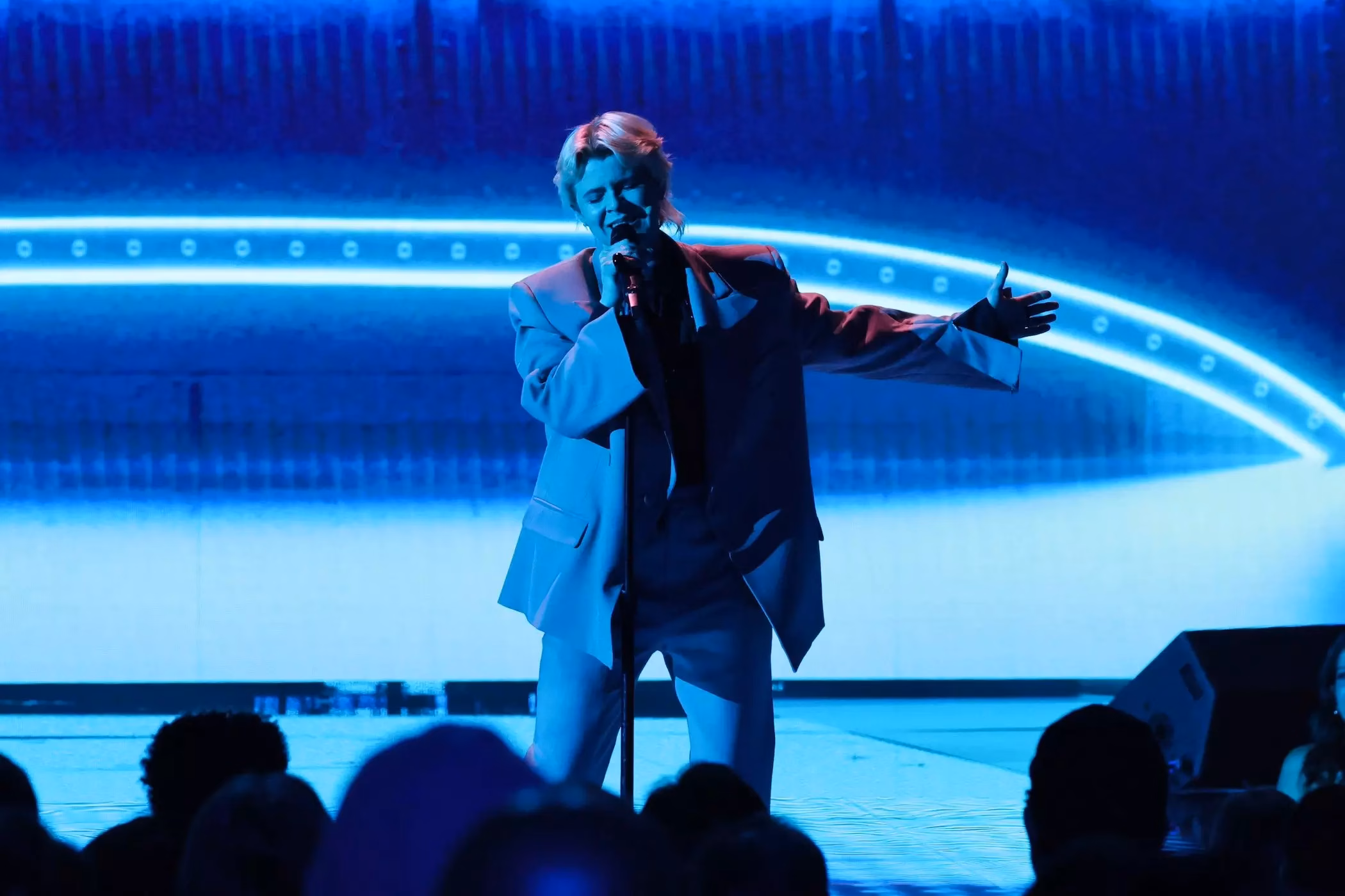 How Robyn’s “Dancing On My Own” Became An All-Time Classic