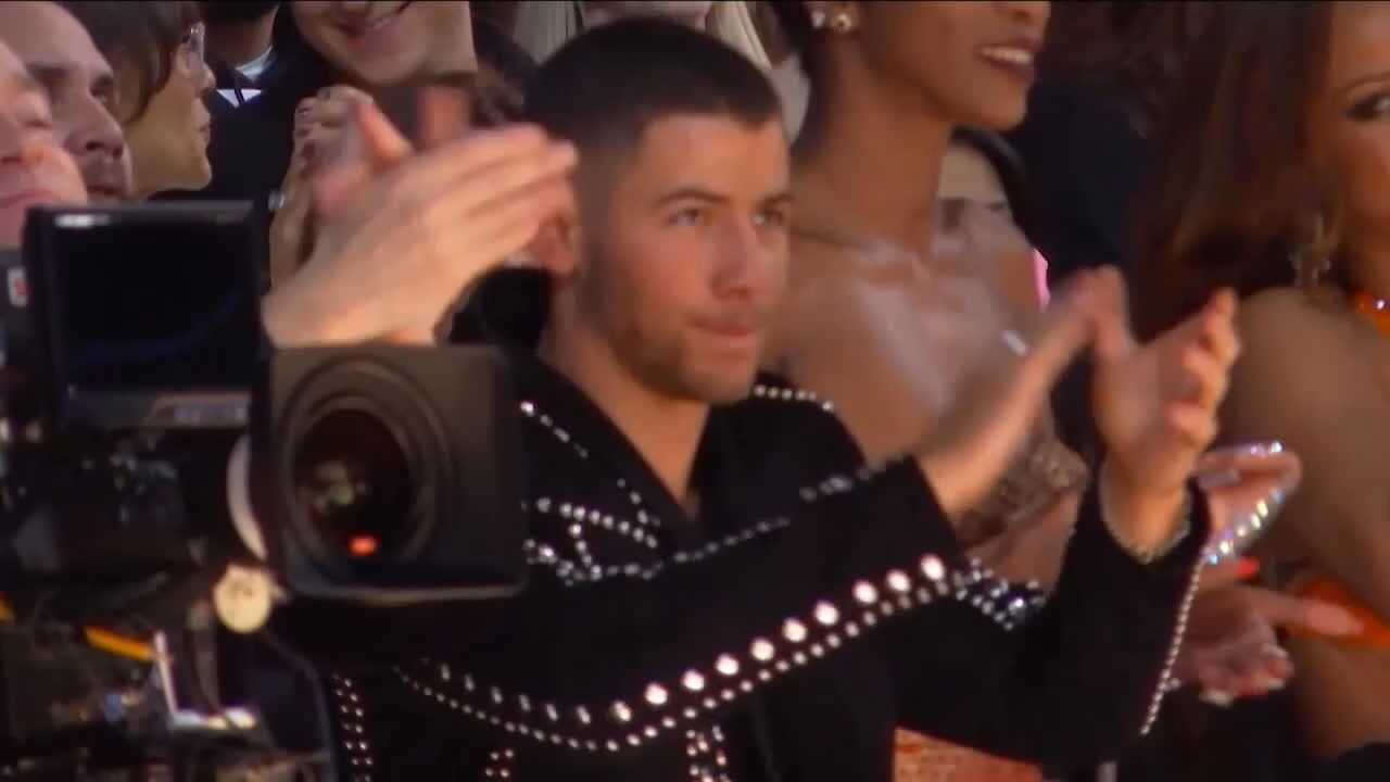 Joe Jonas, Rihanna Watch Katy Perry Perform: GRAMMY Audience Cam