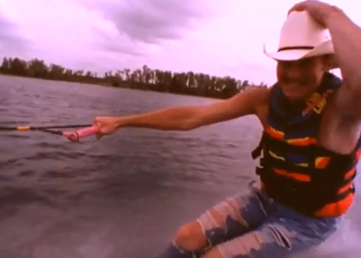 Alan Jackson Goes Down Yonder