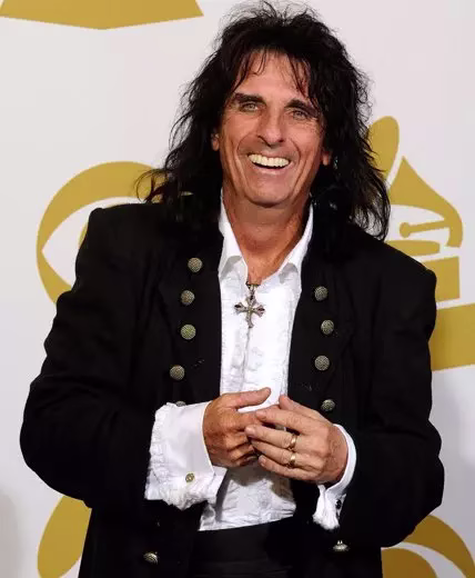 Alice Cooper Talks ‘Paranormal,’ Working With Larry Mullen & Bob Ezrin