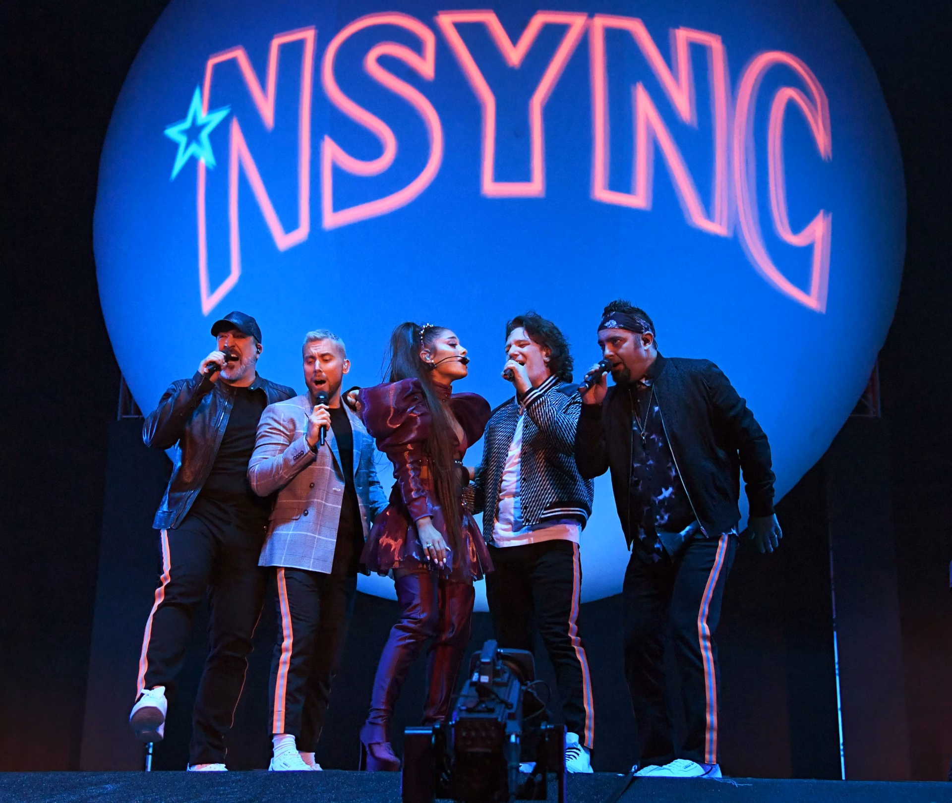 Ariana Grande & *NSYNC