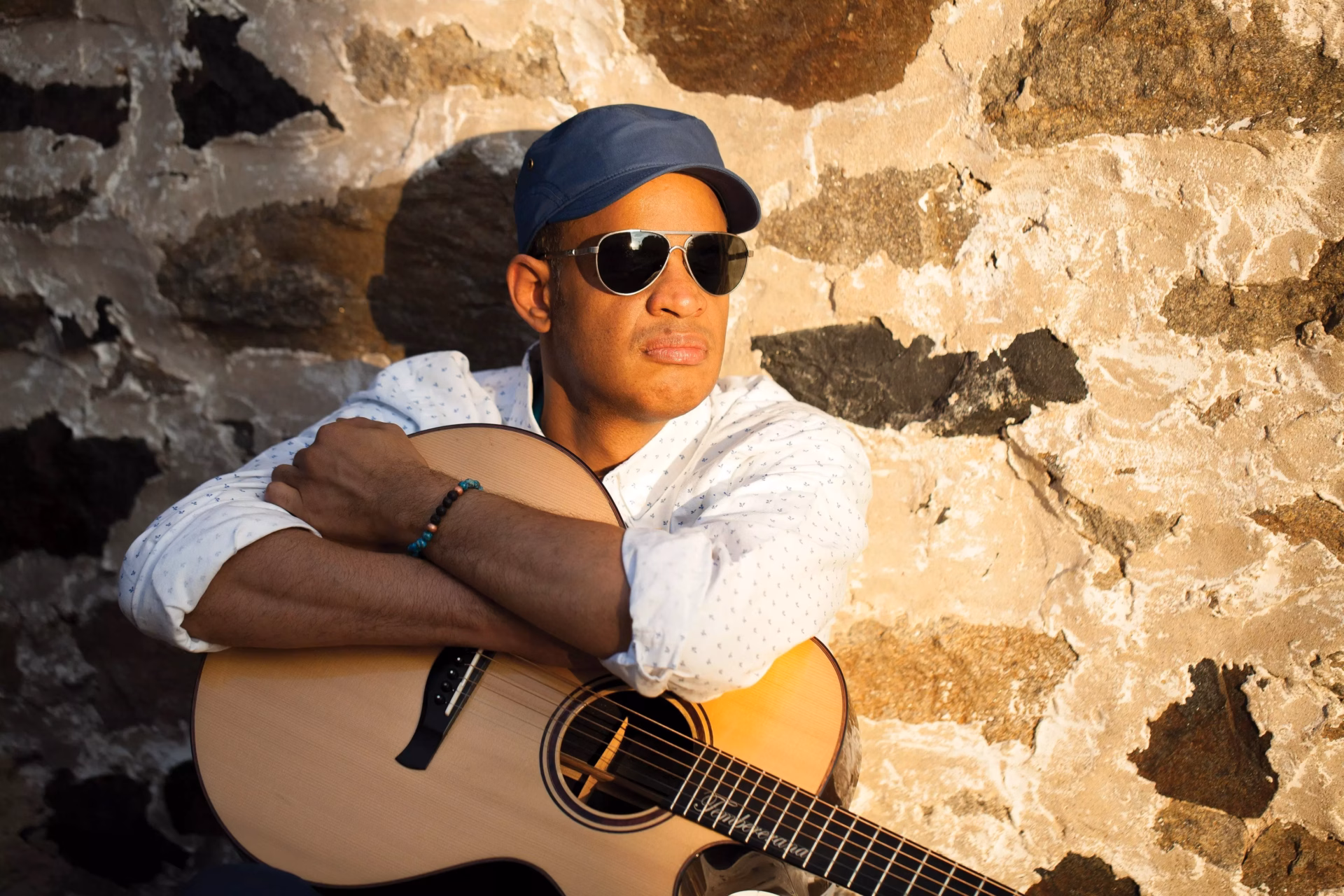 Raul Midón portrait
