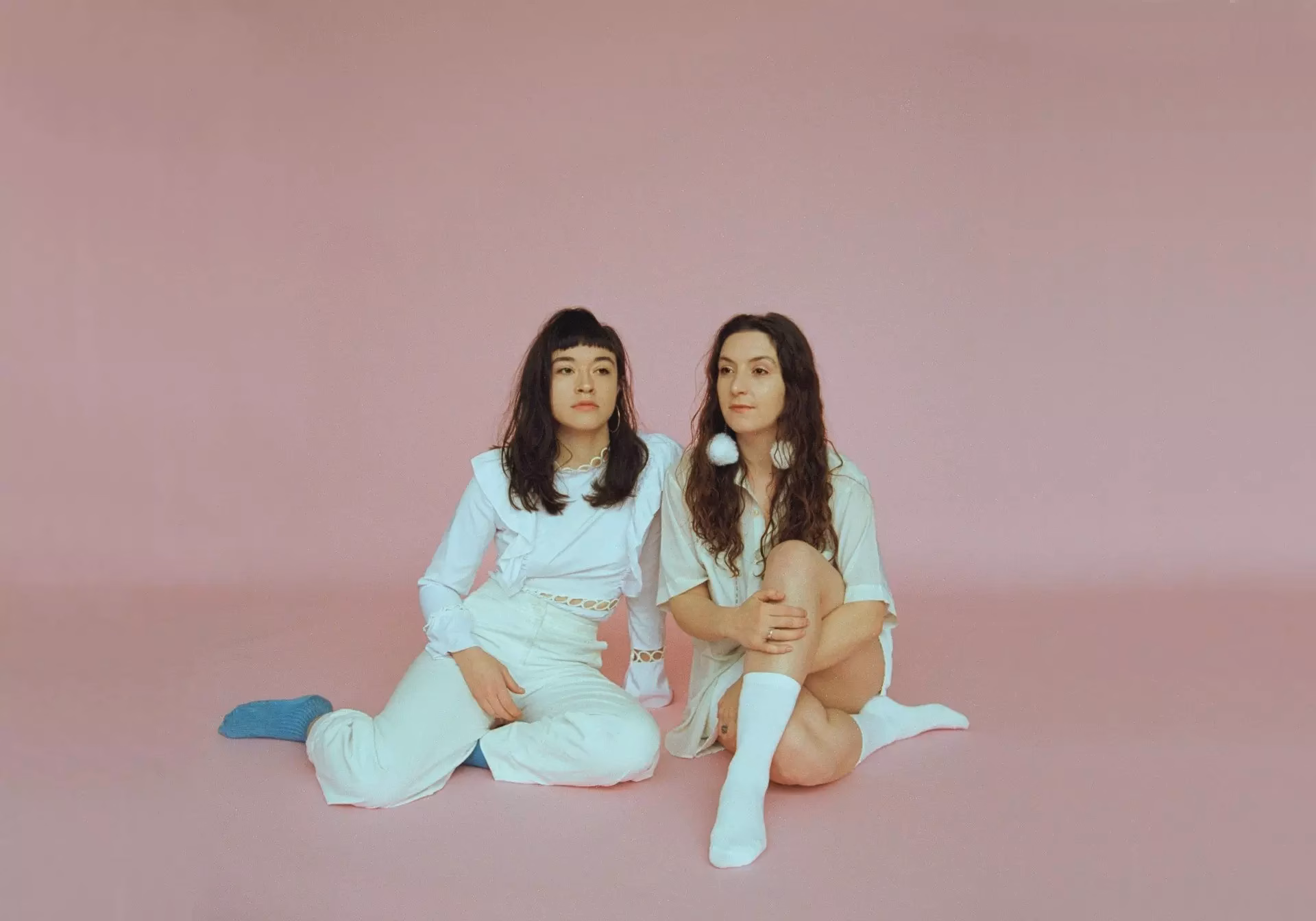 Art-Rock Duo Ohmme Talk Growing Pains, ‘Fantasize Your Ghost’ & Supporting The Community In Times Of Crisis