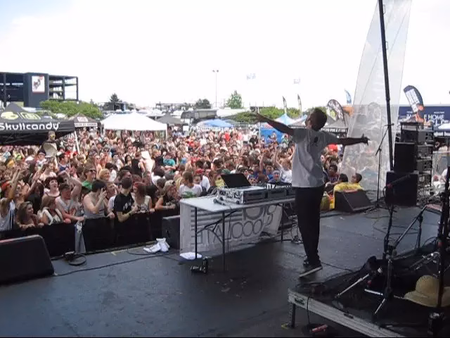 Bonus Track: Big Chocolate At Vans Warped Tour 2011