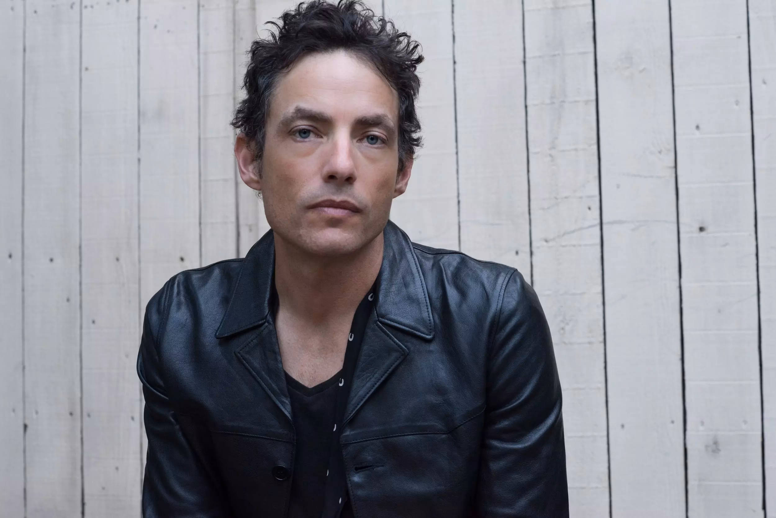 Jakob Dylan Opens Up About The Return Of The Wallflowers & Their New Album ‘Exit Wounds’