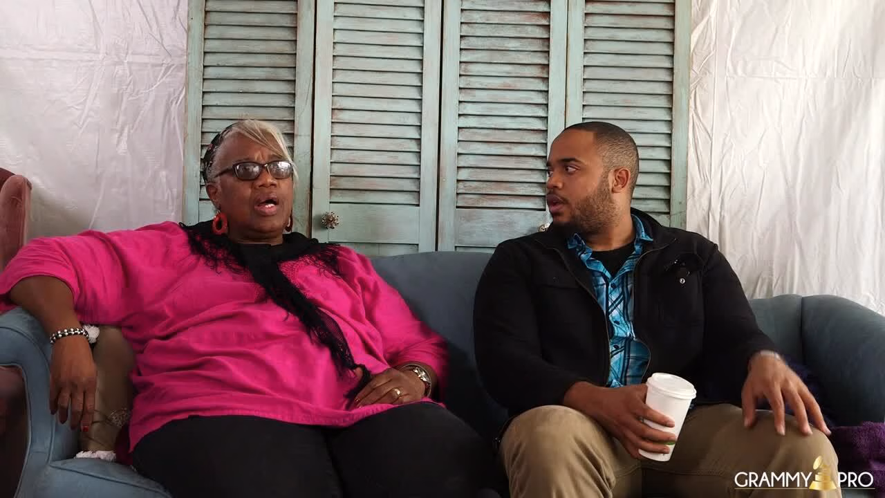 Coffeehouse Troubadours: Madisen Ward & The Mama Bear