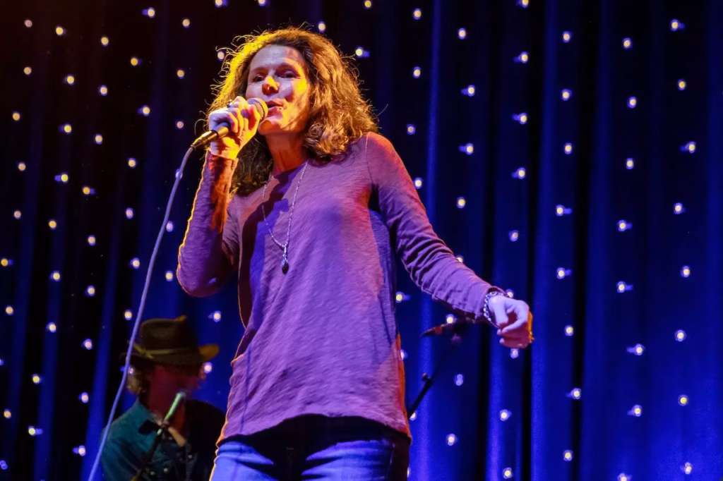 Edie Brickell 010919