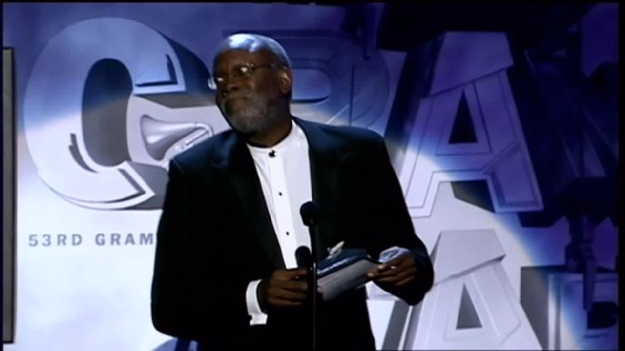 BeBe & CeCe Winans Win Best Contemporary R&B Gospel Album