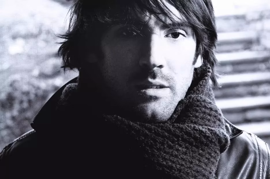 Geron Hoy Is An Acoustic Lunatic