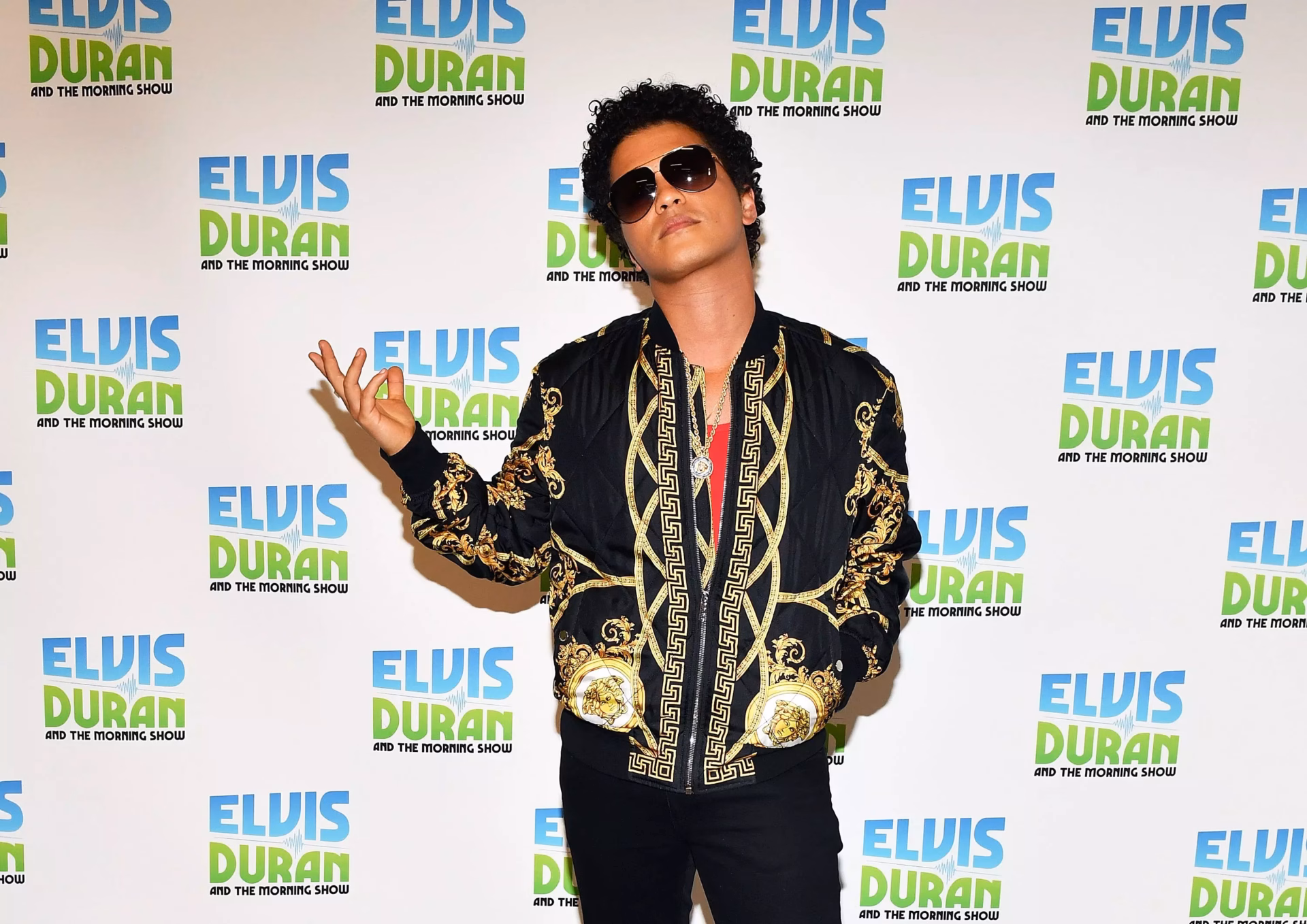 Bruno Mars’ TV Special: “24K Magic Live At The Apollo”
