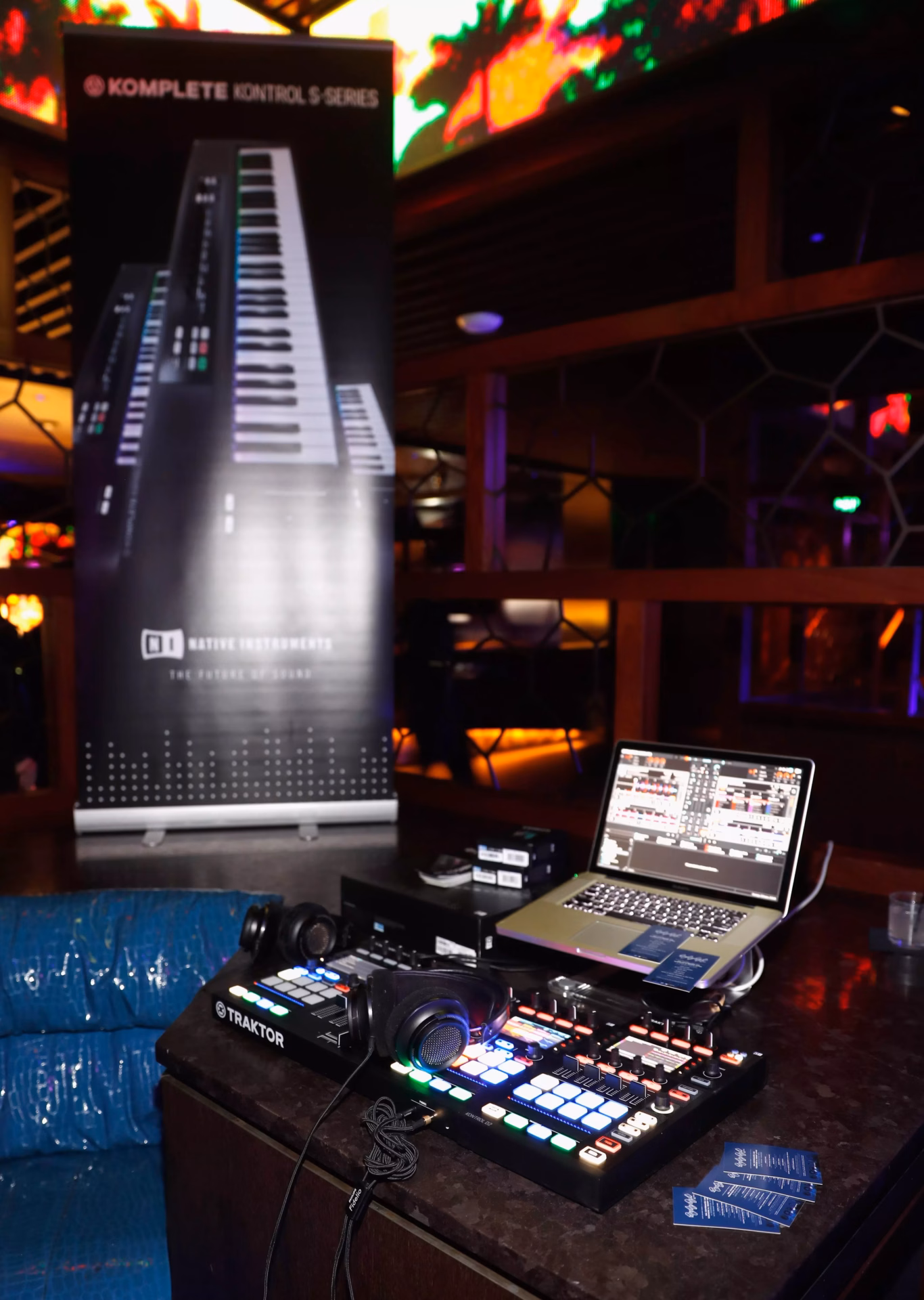 Native Instruments display