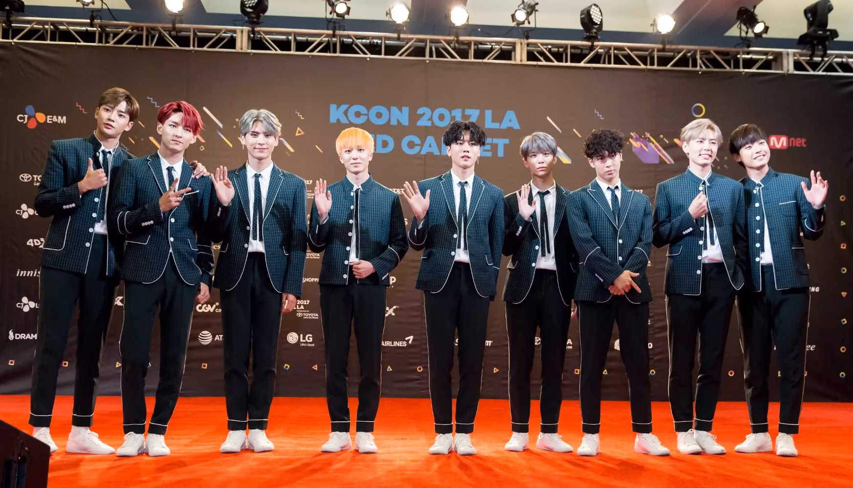SF9