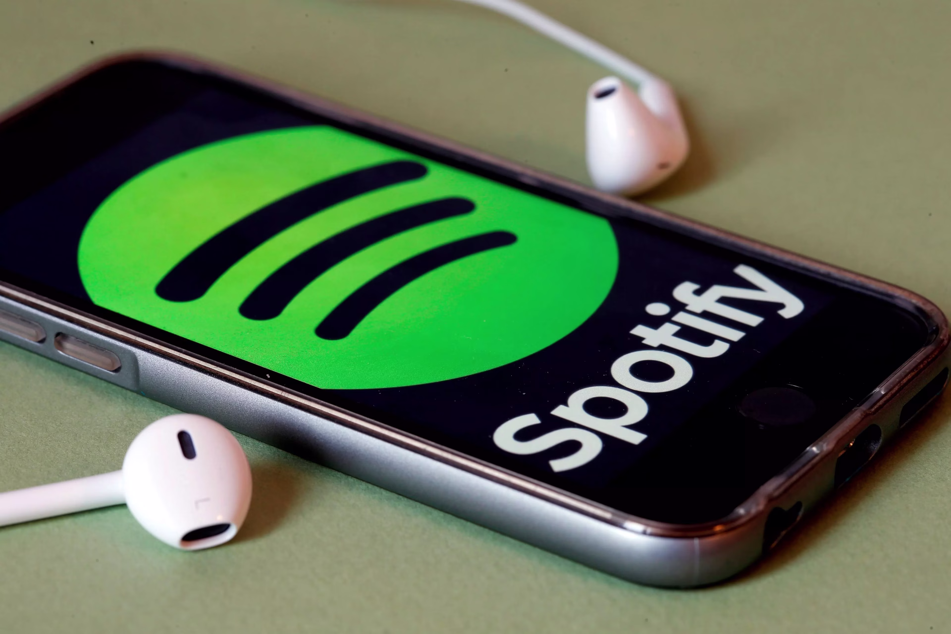 Spotify Moves To List Producer, Songwriter Credits
