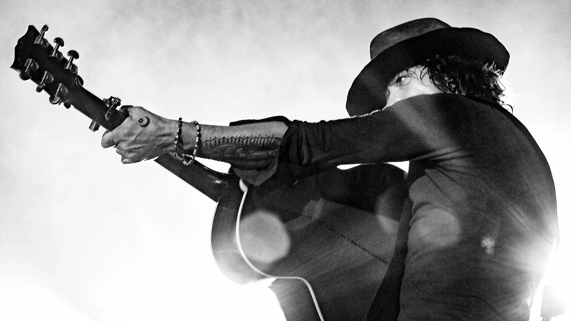 Herbal Tea & White Sofas: BUNBURY Is A Spanish Rock Star Without The Rock Star Ego