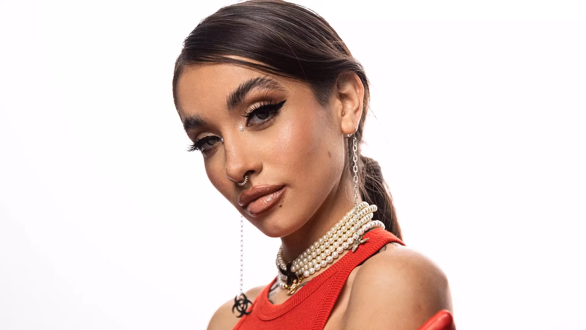 Herbal Tea & White Sofas: Argentinian Singer/Songwriter María Becerra Rhapsodizes About Backstage Maté