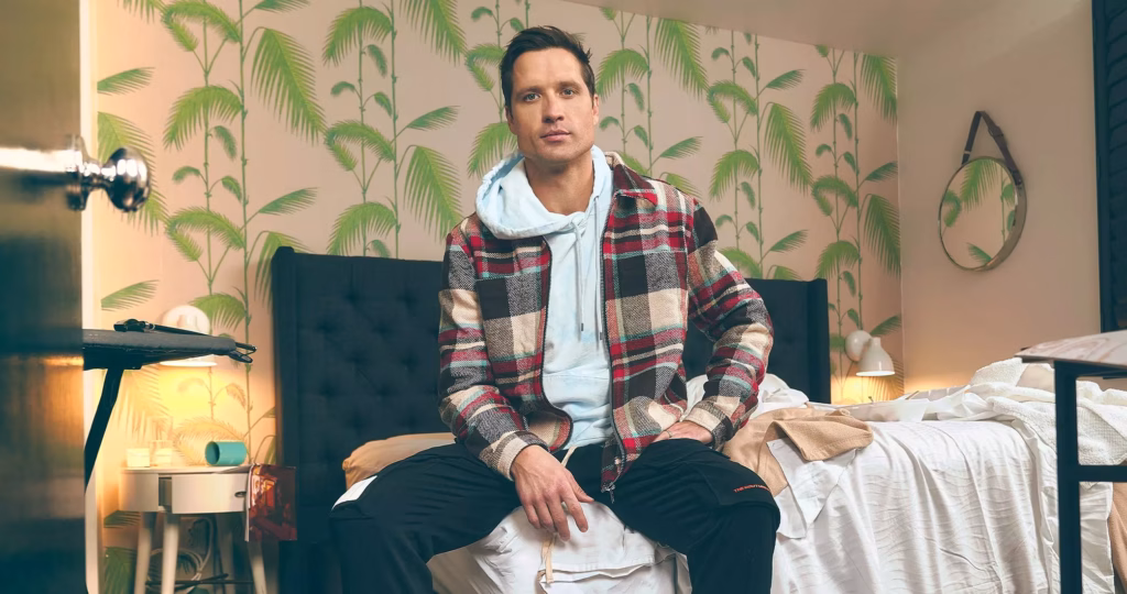 Walker Hayes | Herbal Tea & White Sofas