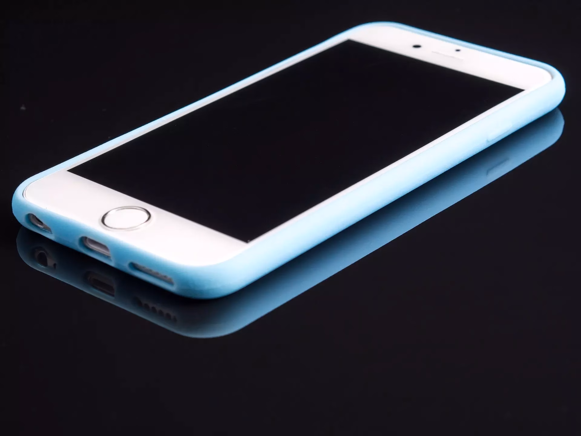 Fix Your iPhone’s Autoplay With Chart-Topping Silent Song