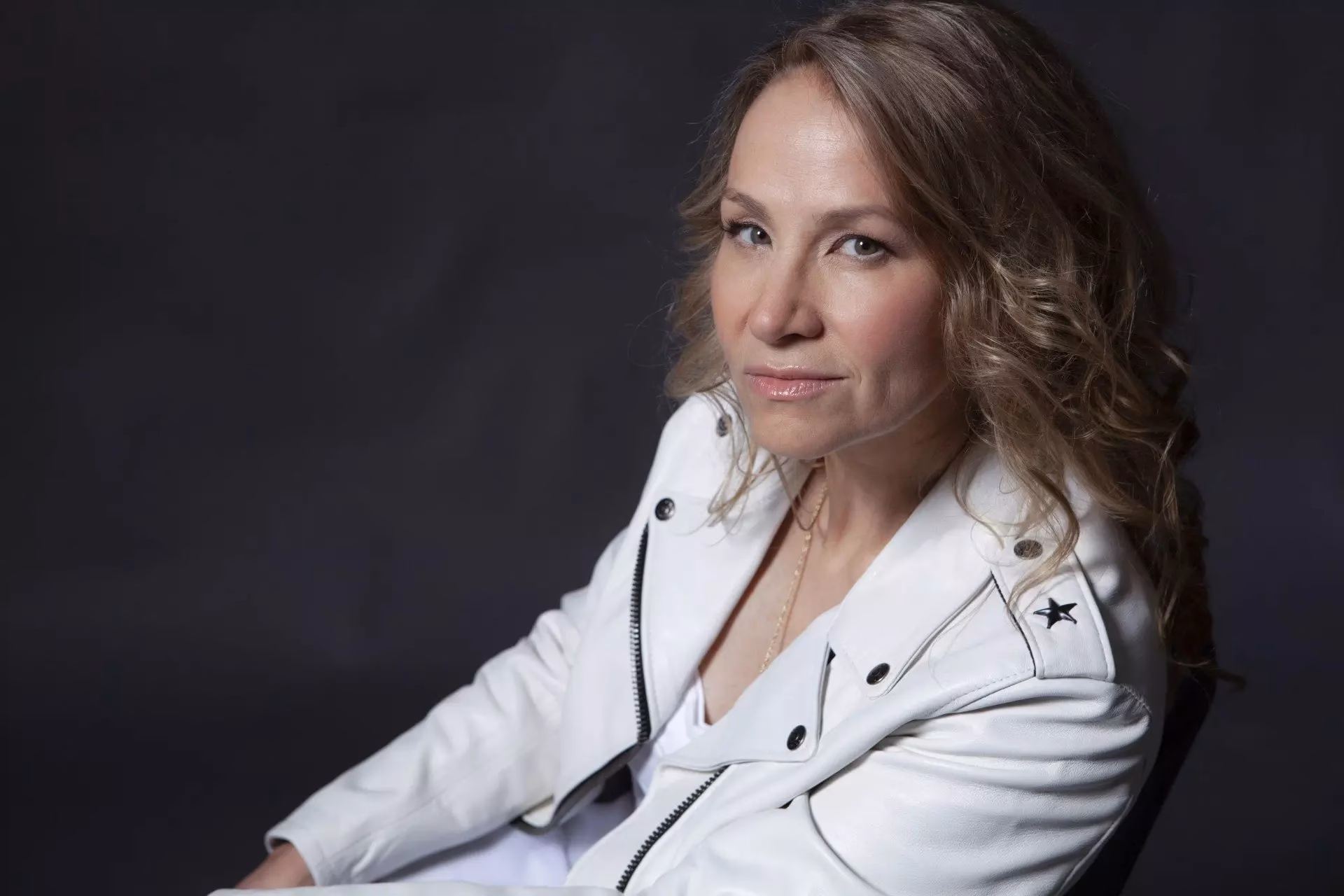 Joan Osborne Talks Getting Political On ‘Trouble And Strife,’ Singing Jerry Garcia Songs With Phil & Friends And More