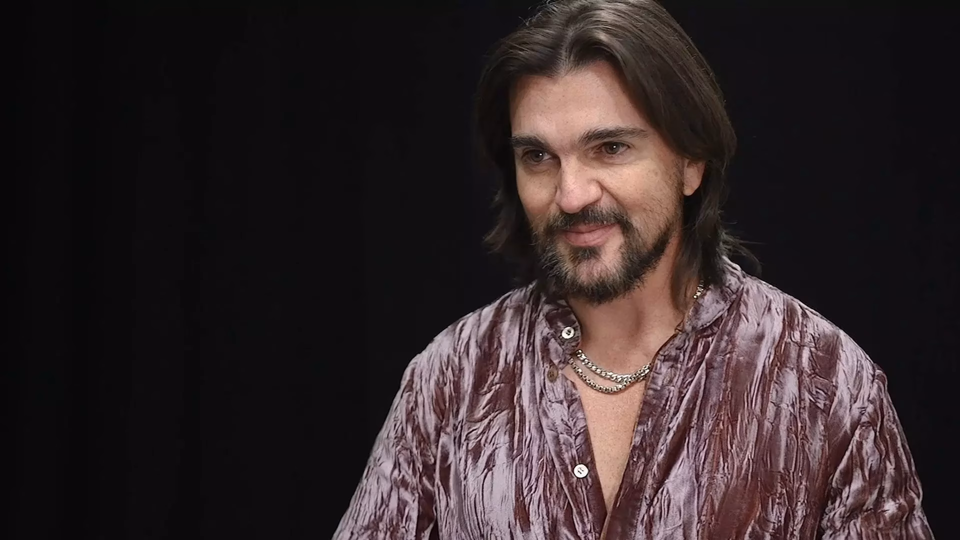 Juanes Takes Us Back To “1999” In Prince’s Honor At “Let’s Go Crazy: The GRAMMY Salute To Prince”