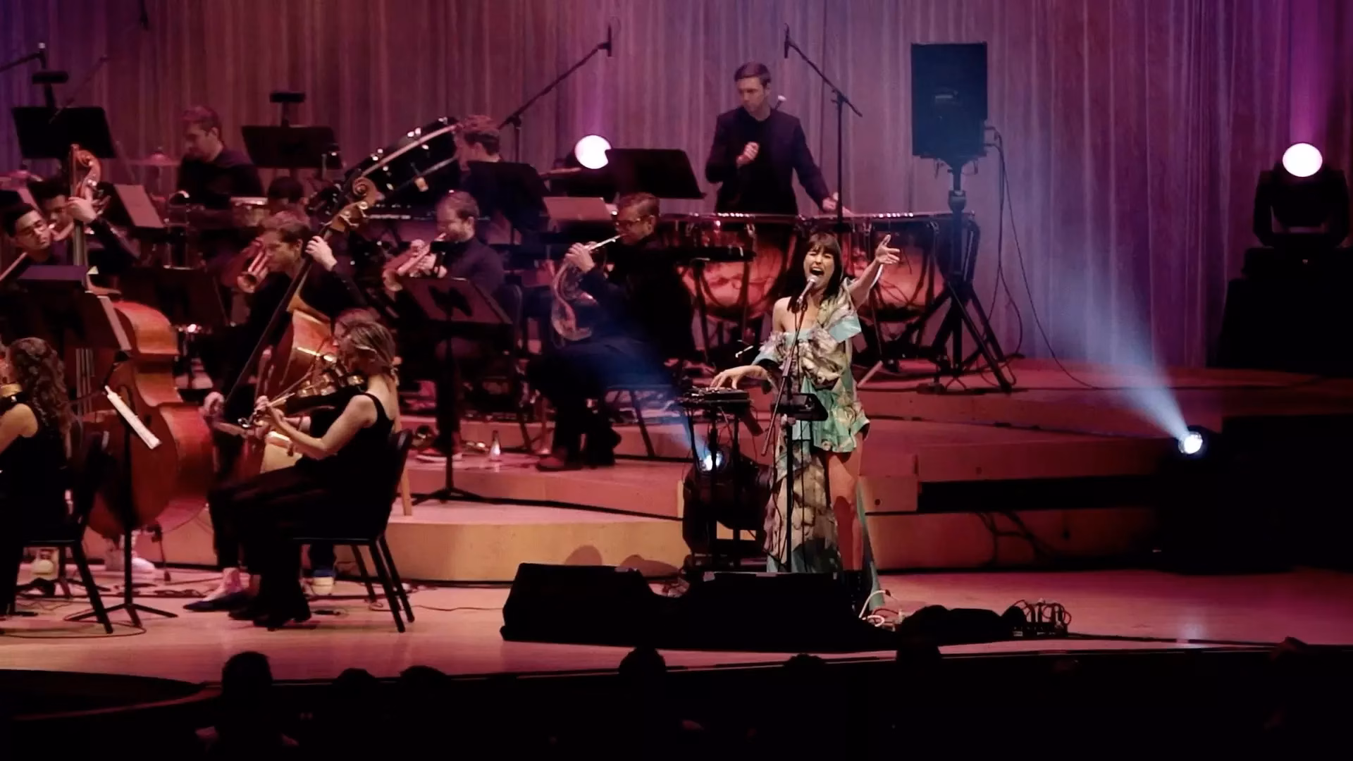 Kimbra And Nu Deco Ensemble