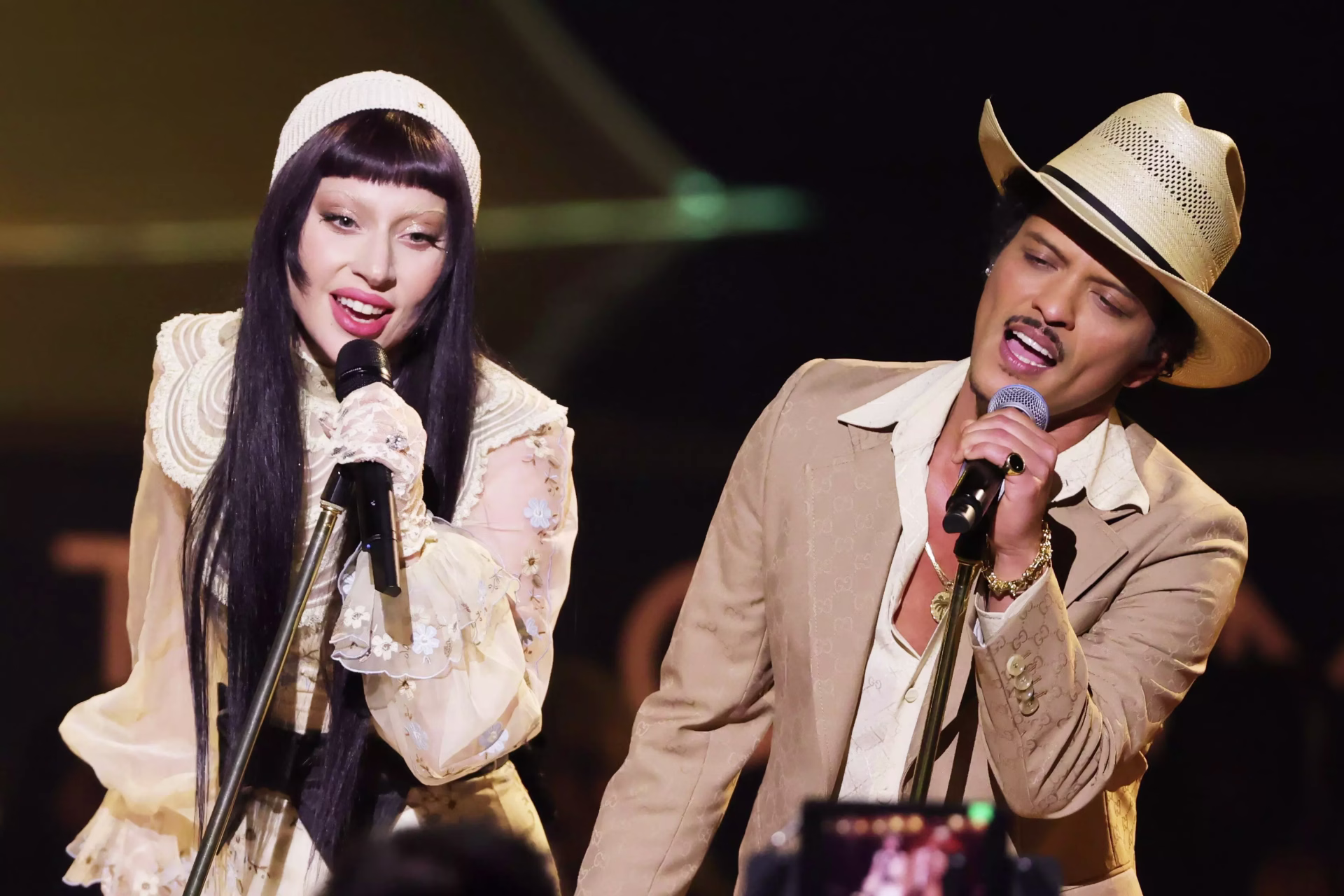 2025 GRAMMYs: Lady Gaga & Bruno Mars Perform “California Dreamin'”