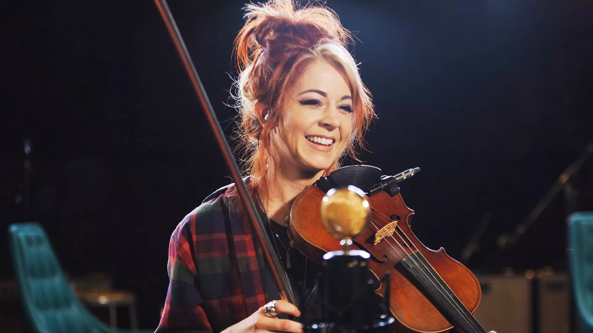 Have you seen violinist Lindsey Stirling’s Green Day cover?