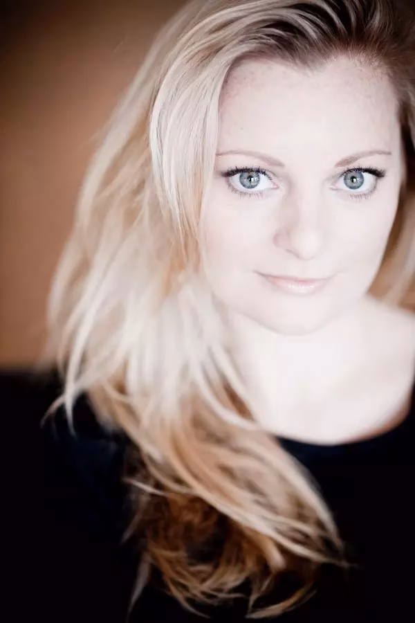 Lucy Crowe