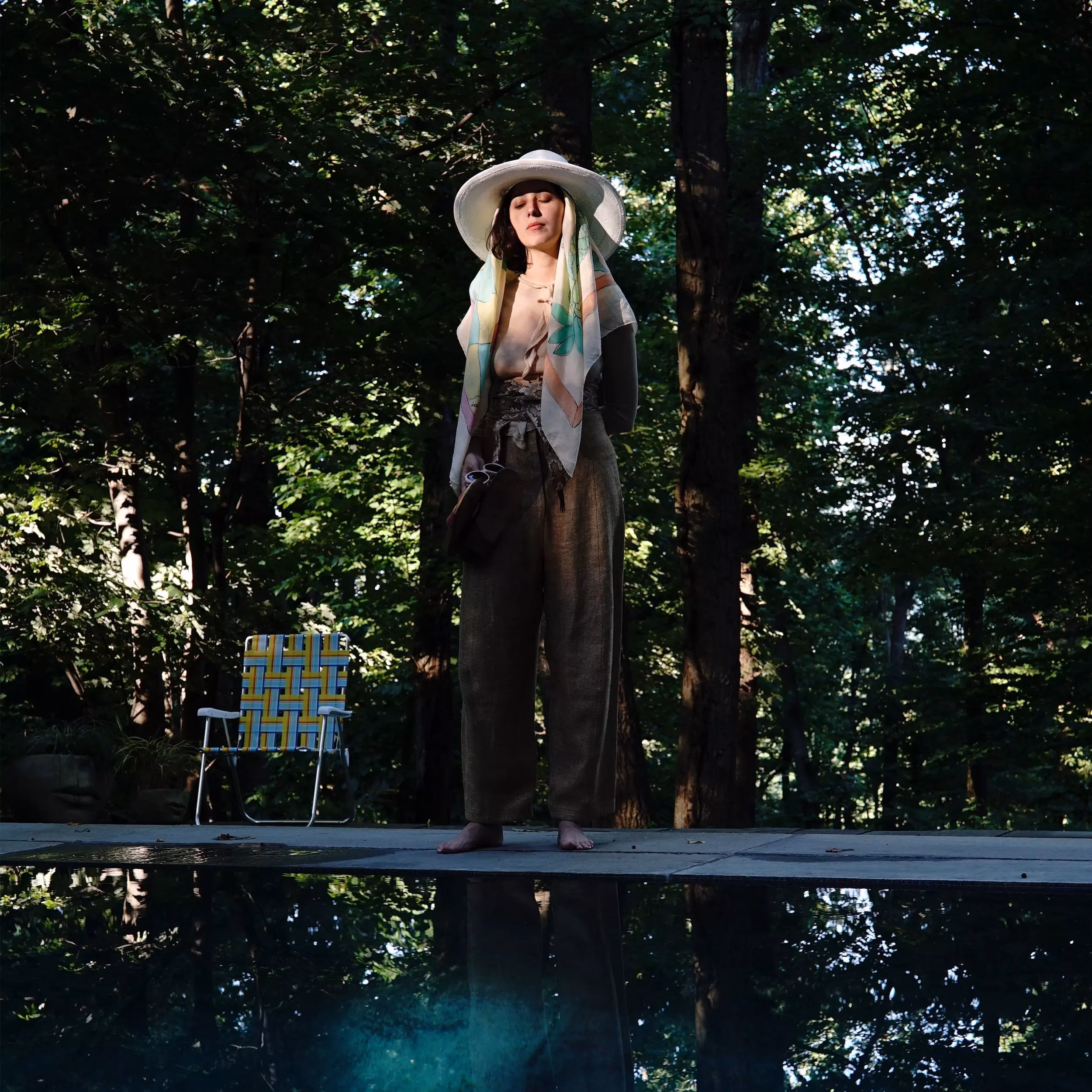 Maria Usbeck on 'Envejeciendo' cover