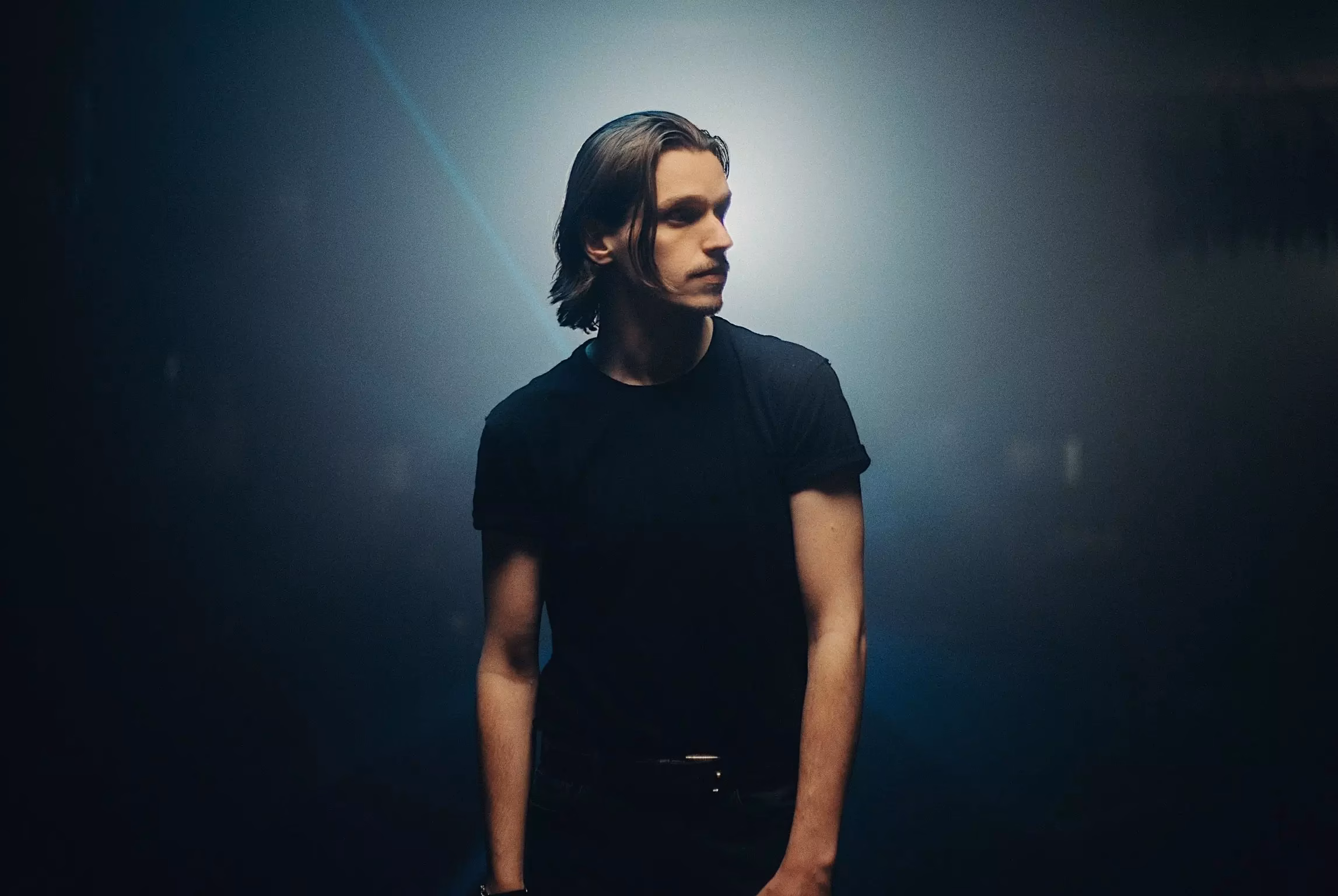 Positive Vibes Only: Patrick Droney Delivers Soulful (And Swoon-Worthy) Rendition Of “Like The Water”