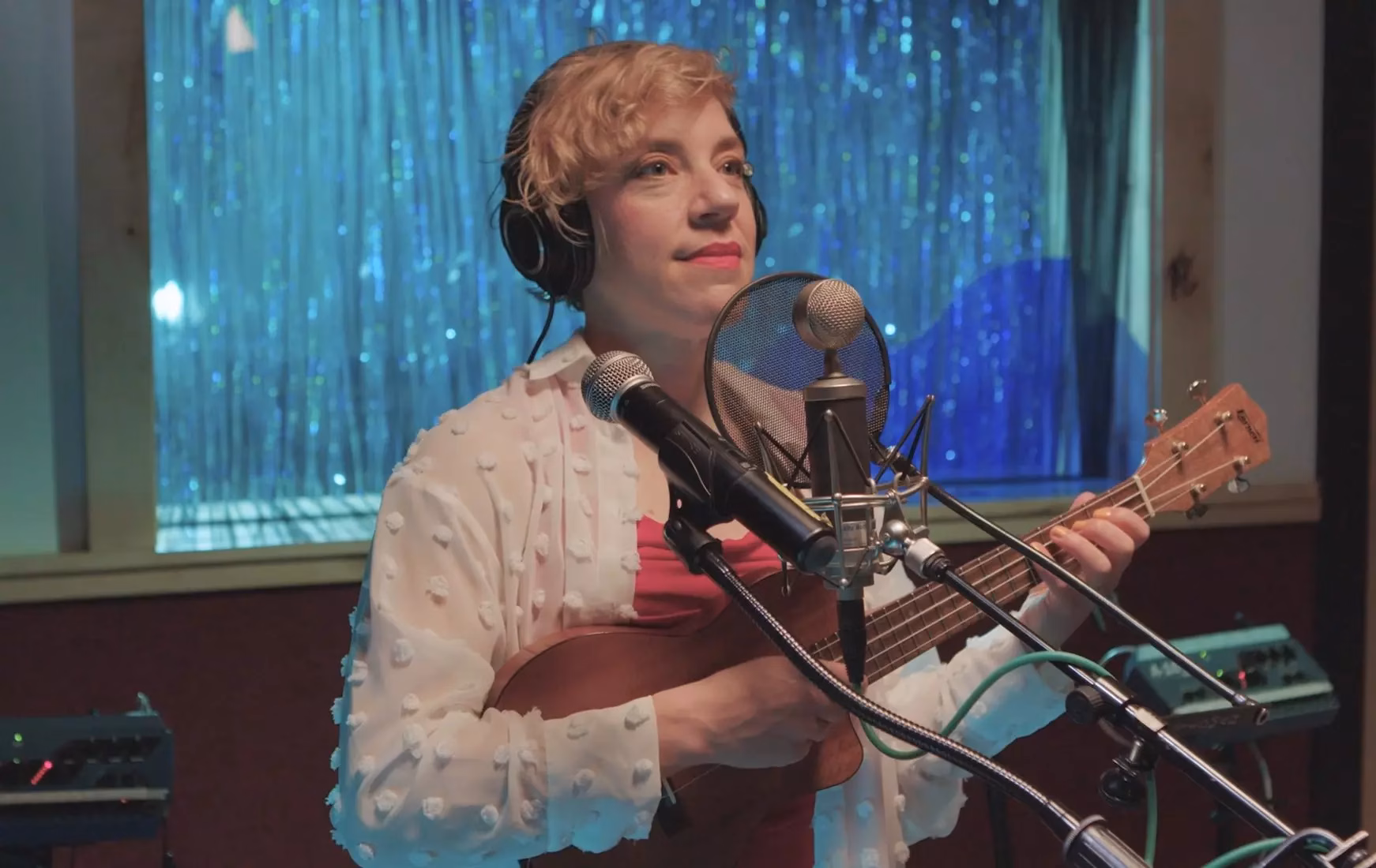 Press Play At Home: Tune-Yards Perform A Glitched-Out Version Of “nowhere, man”